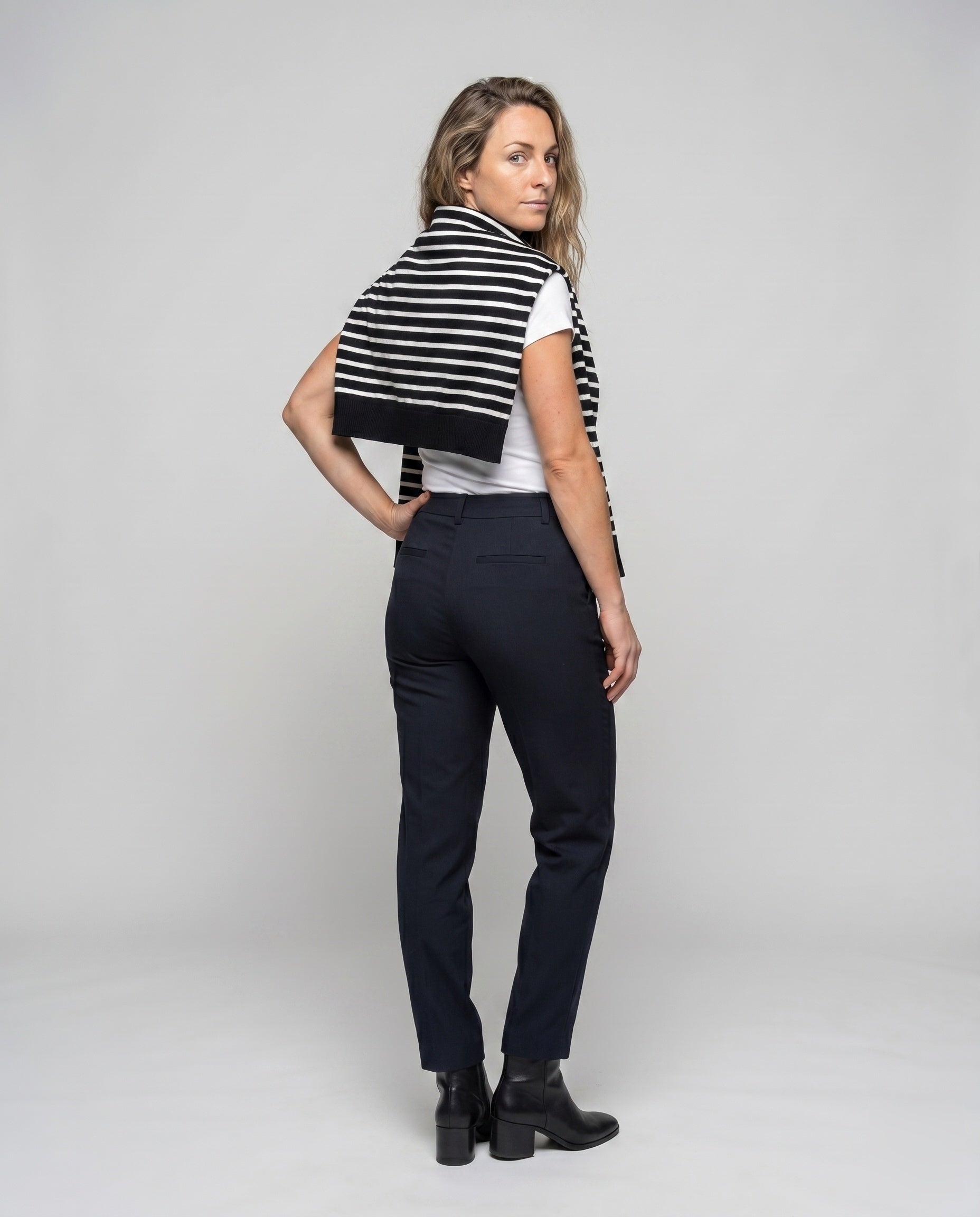 Product 15606968582474 - back_view