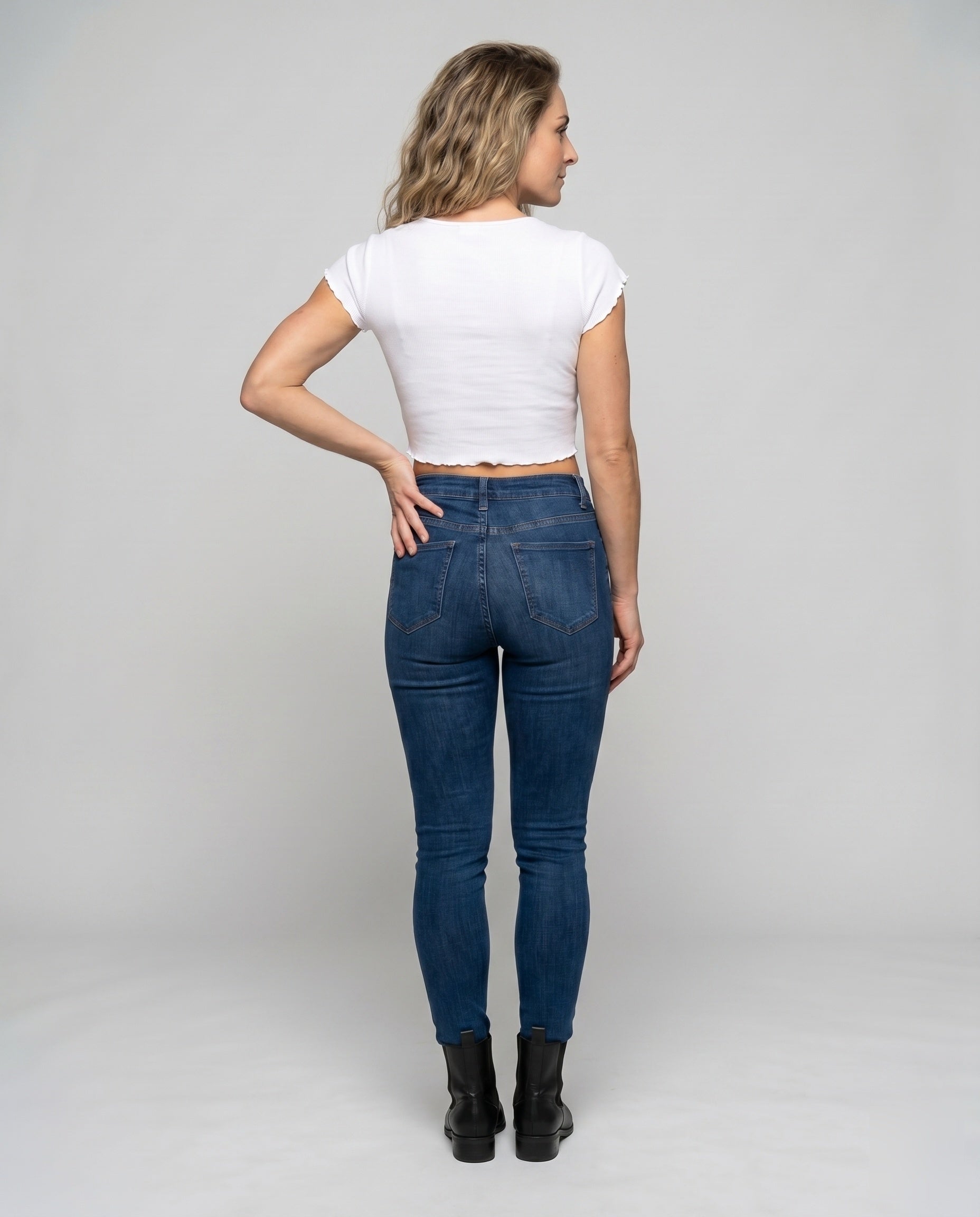 Product 15606974349642 - back_view