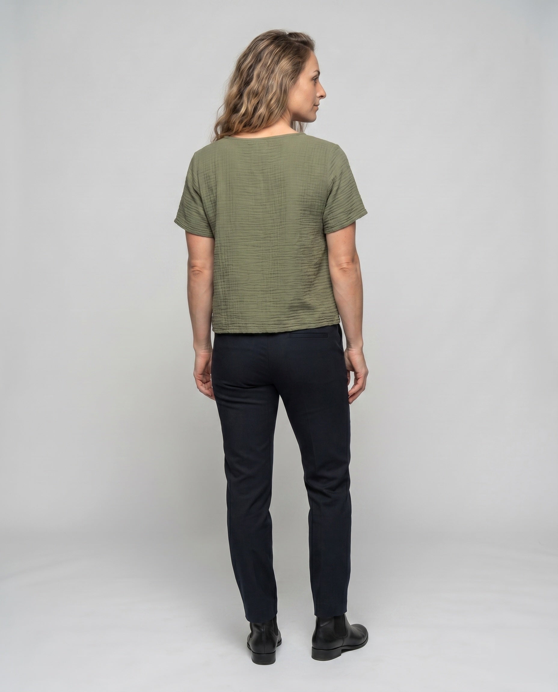 Product 15611874050378 - back_view