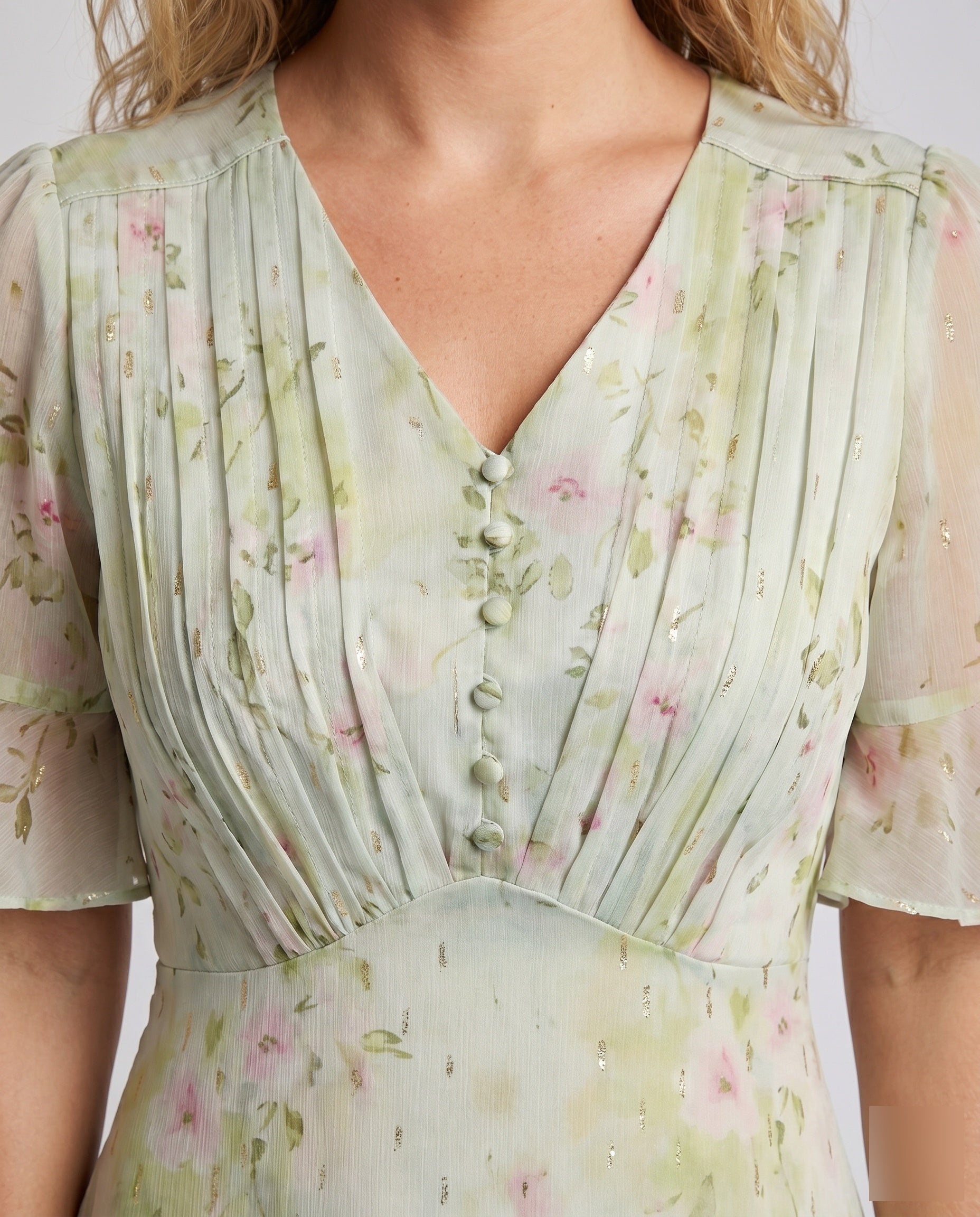 Product 15620225040714 - close_up_detail
