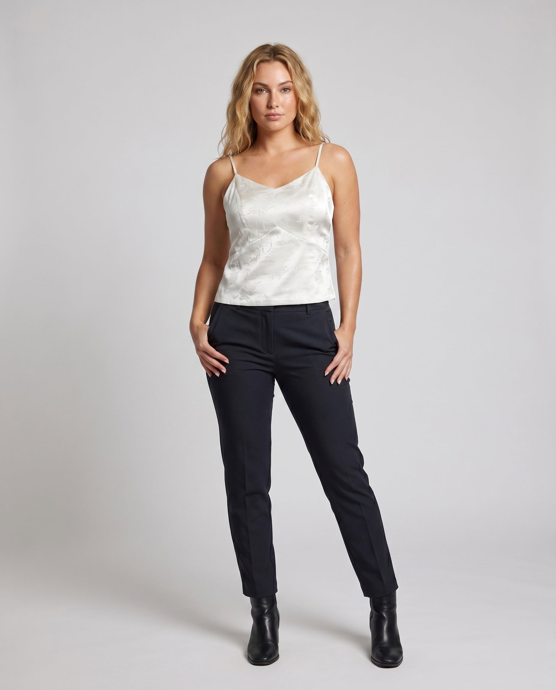 Product 15620245422410 - full_body_front