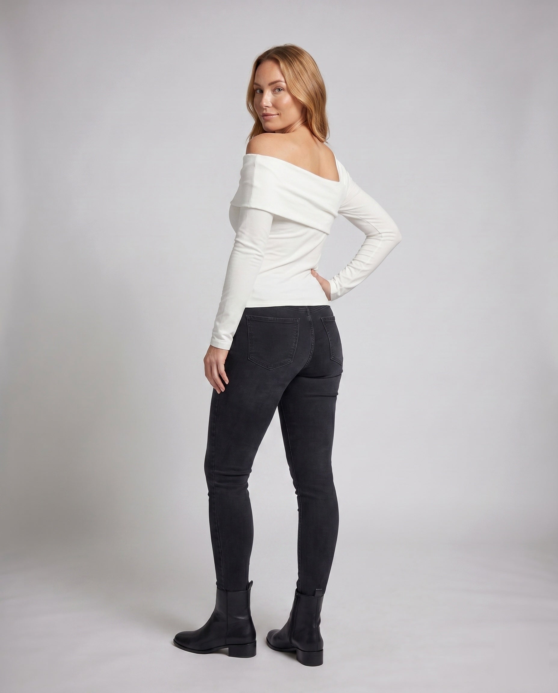 Product 15627248664906 - back_view