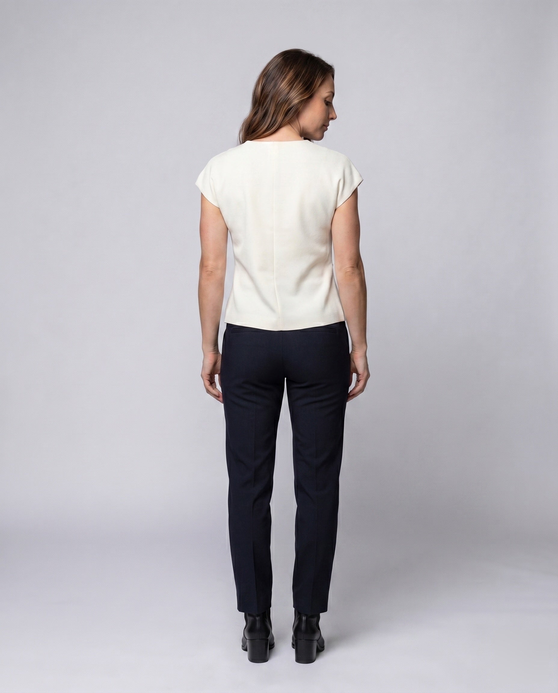 Product 15629086818634 - back_view