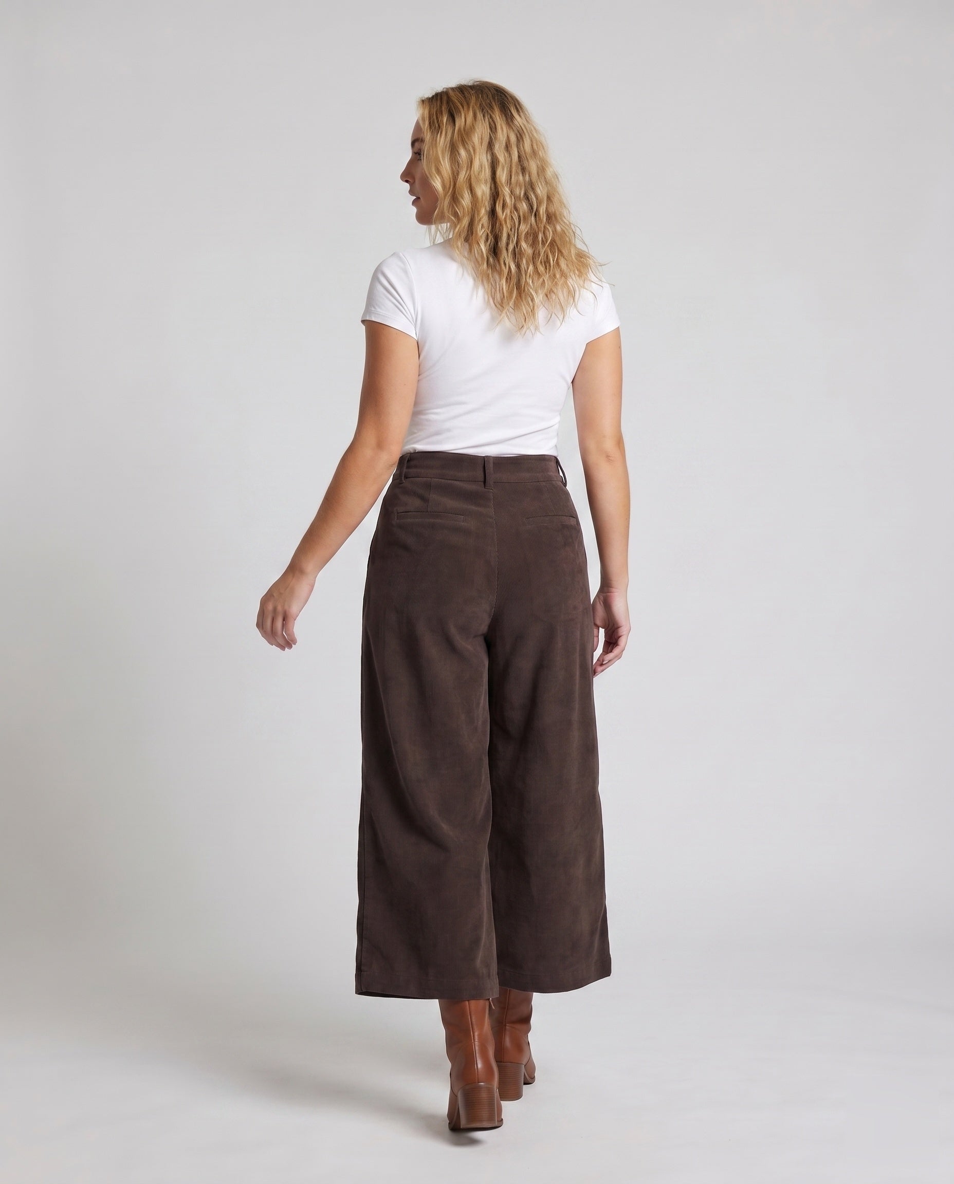 Product 15629092651338 - back_view