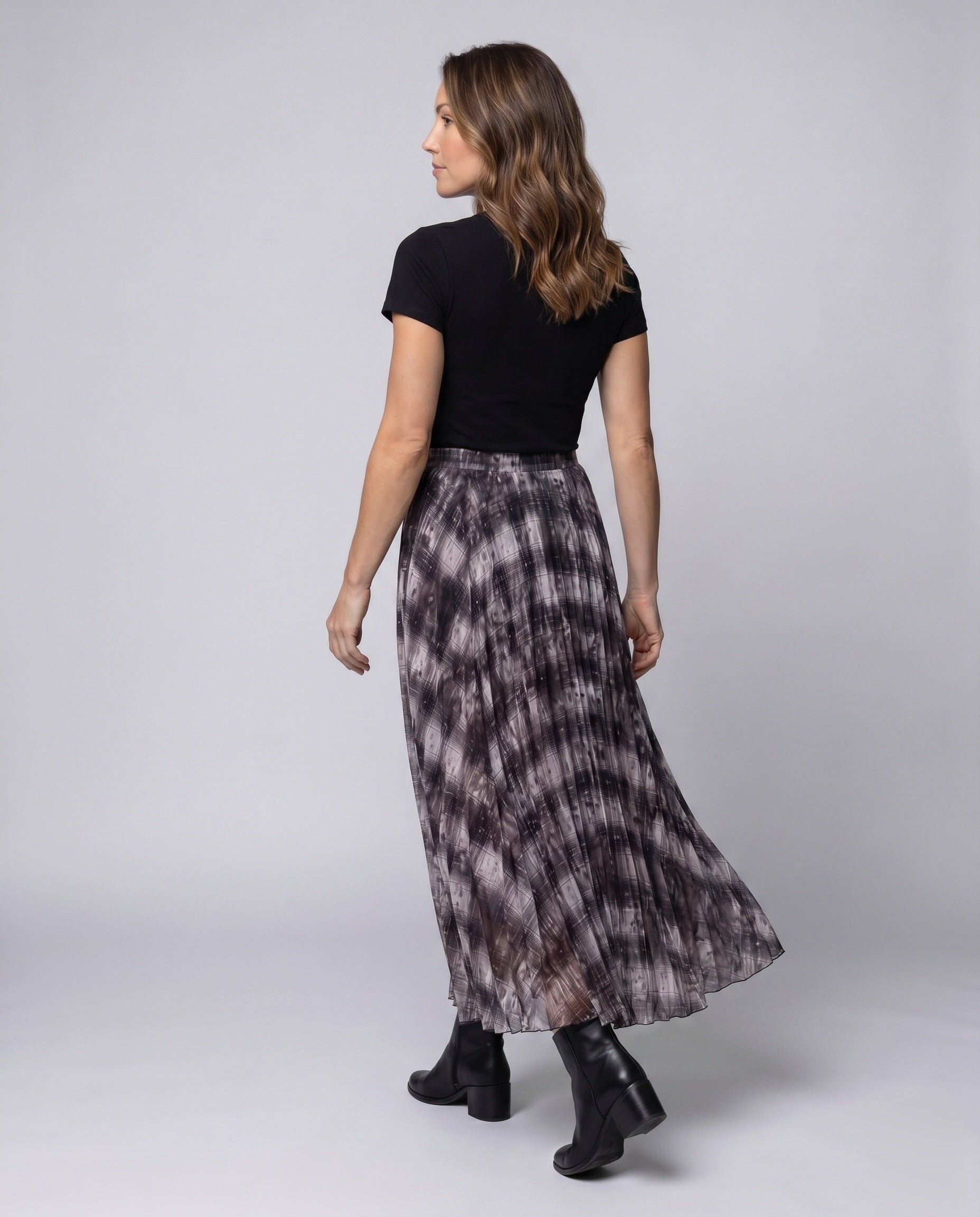 Product 15629111853386 - back_view
