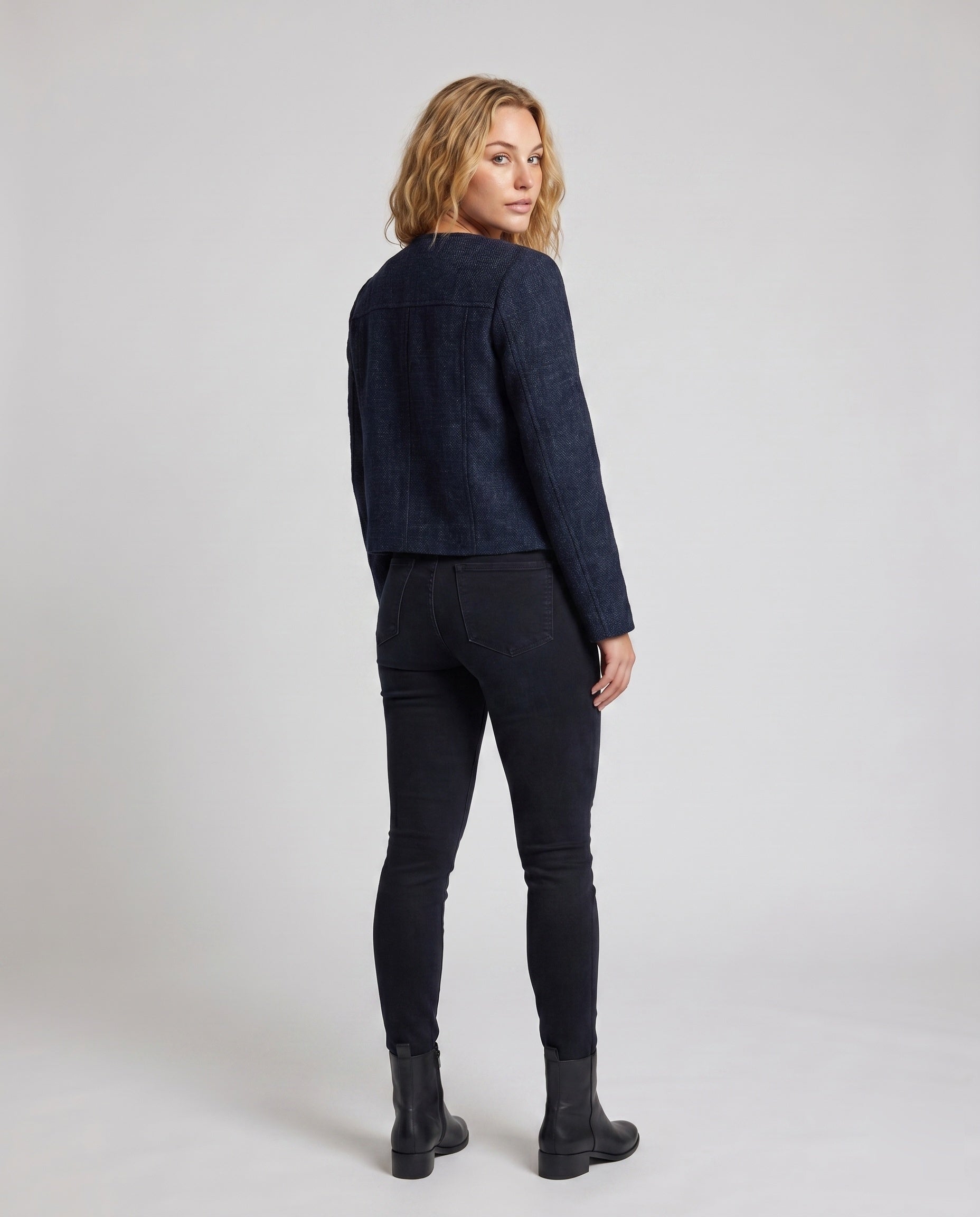 Product 15634873909578 - back_view