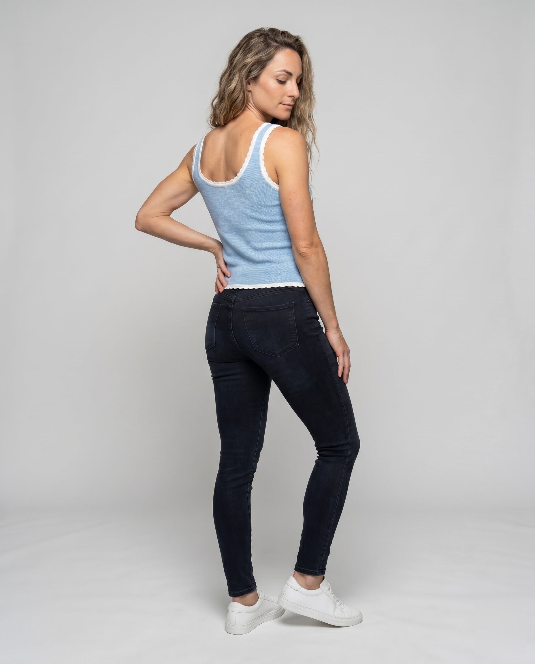 Product 15634913100106 - back_view