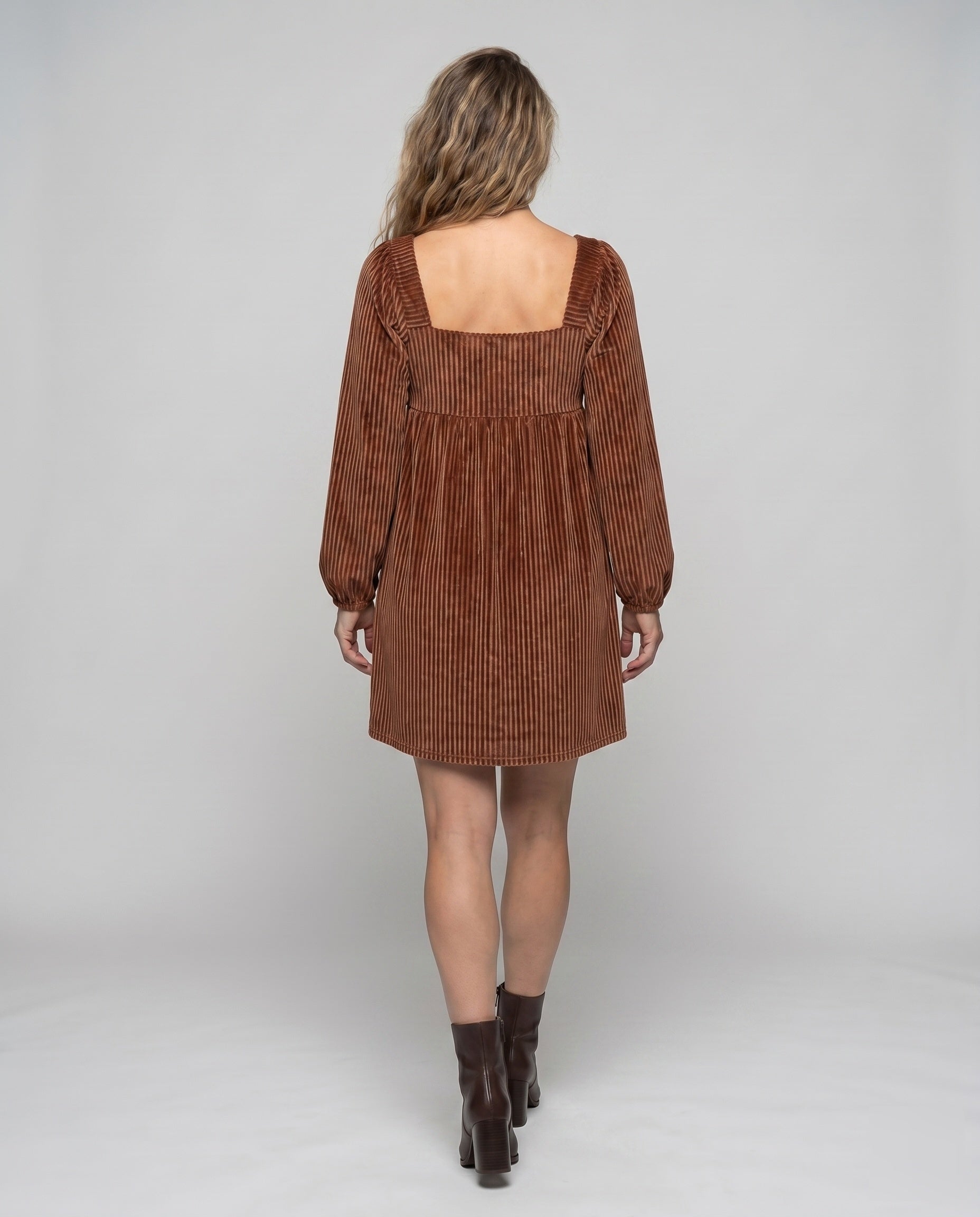 Product 15634932597066 - back_view