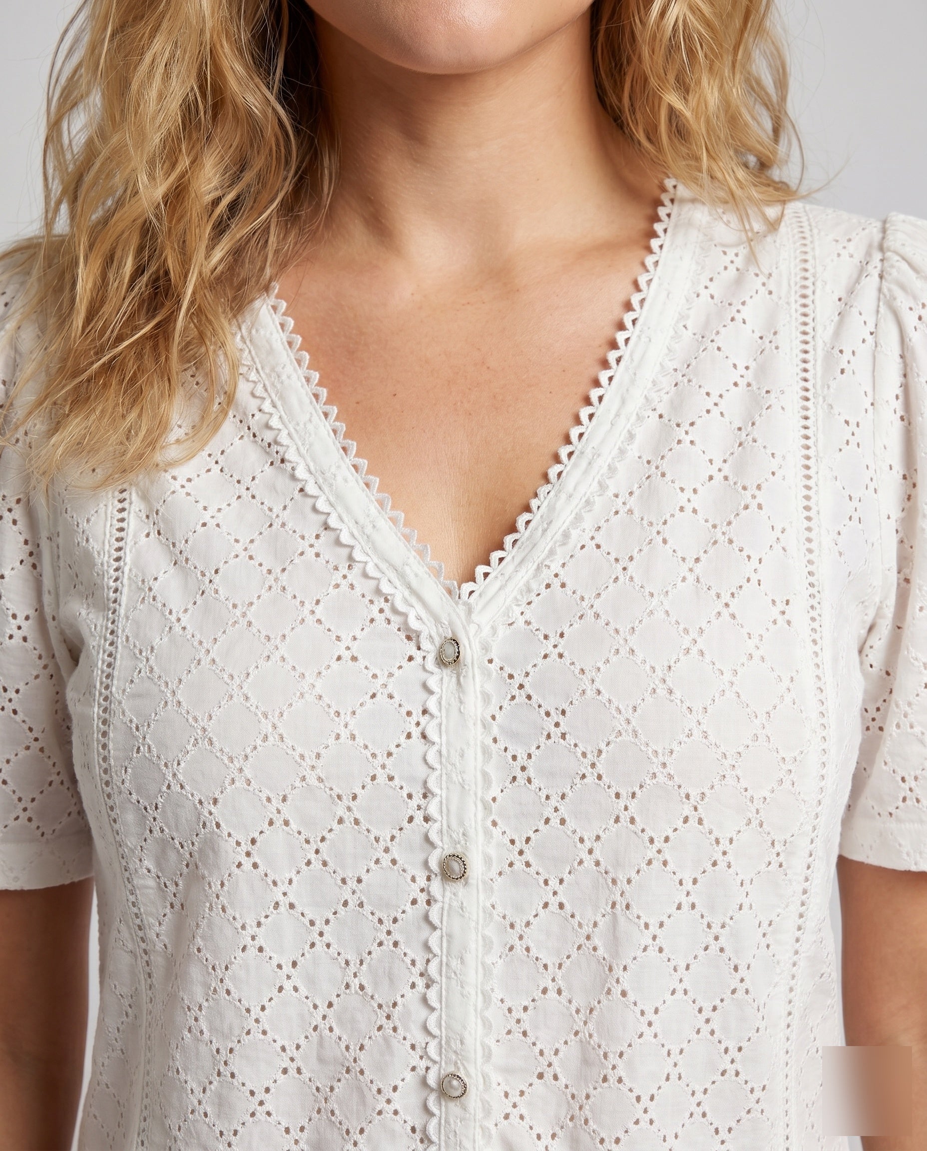 Product 15634934038858 - close_up_detail