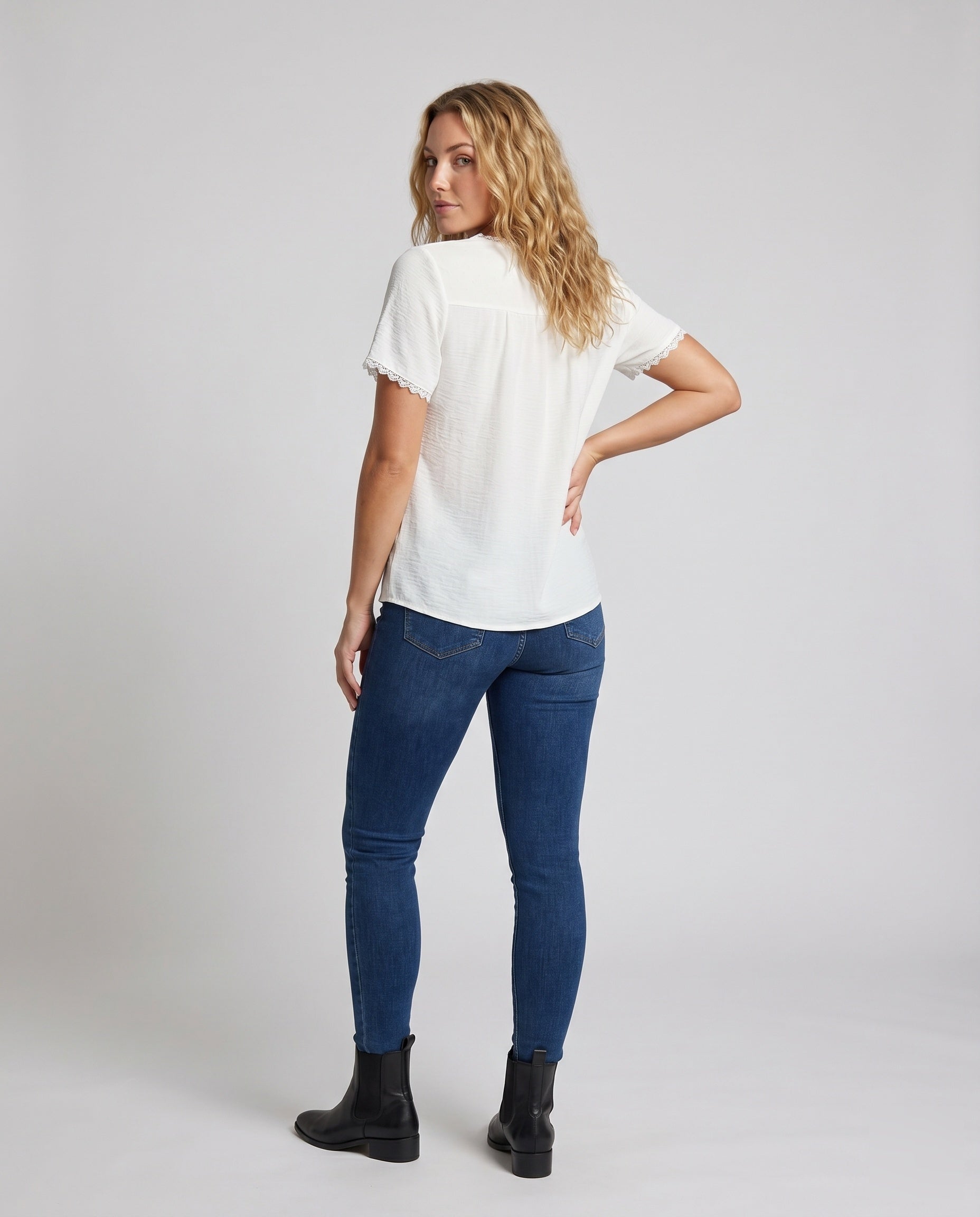 Product 15634934202698 - back_view