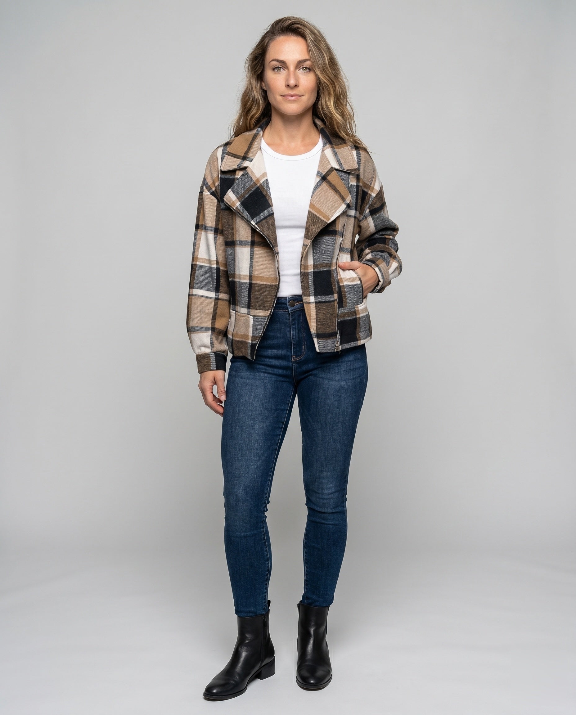 Product 15634936856906 - full_body_front