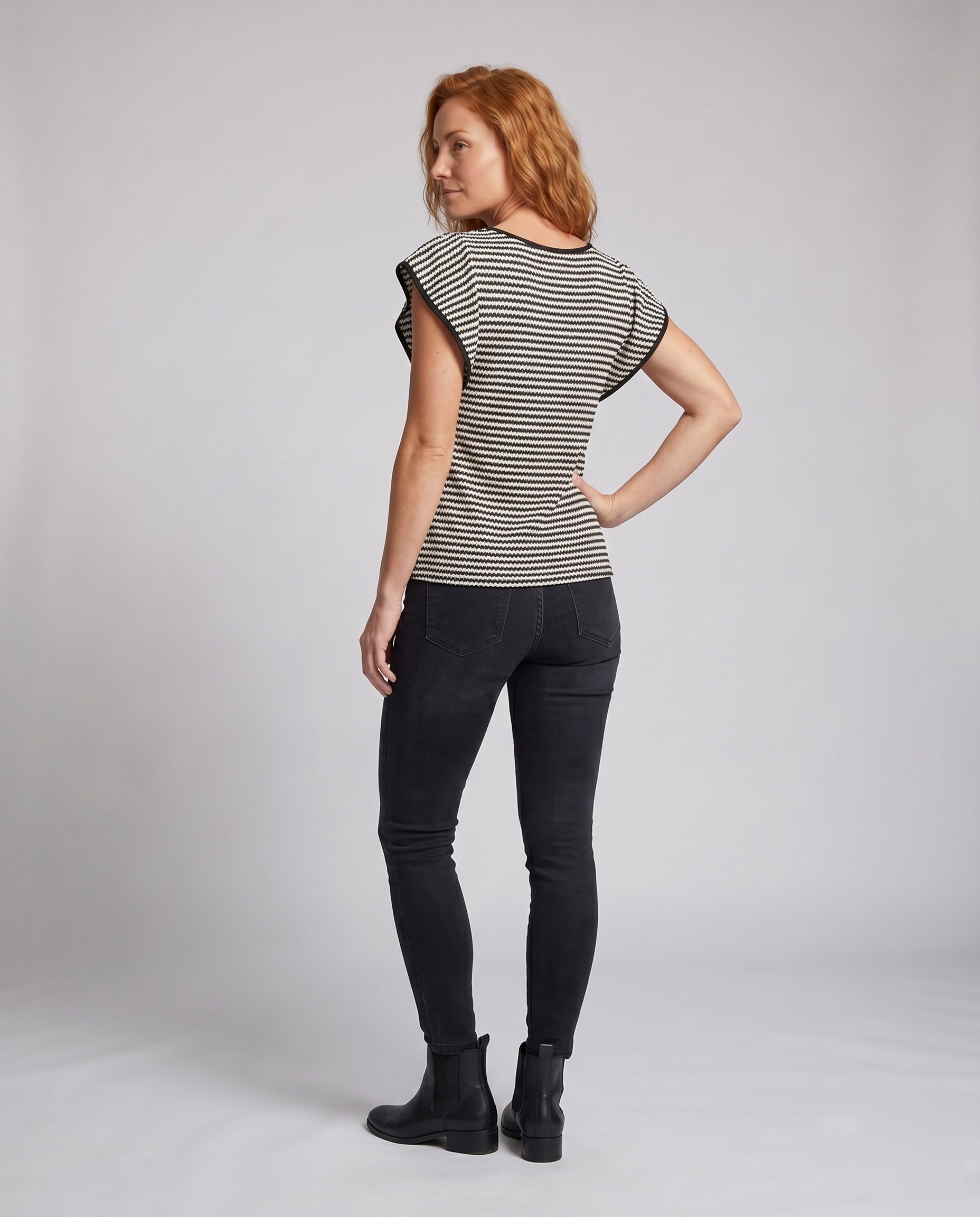 Product 15634939576650 - back_view