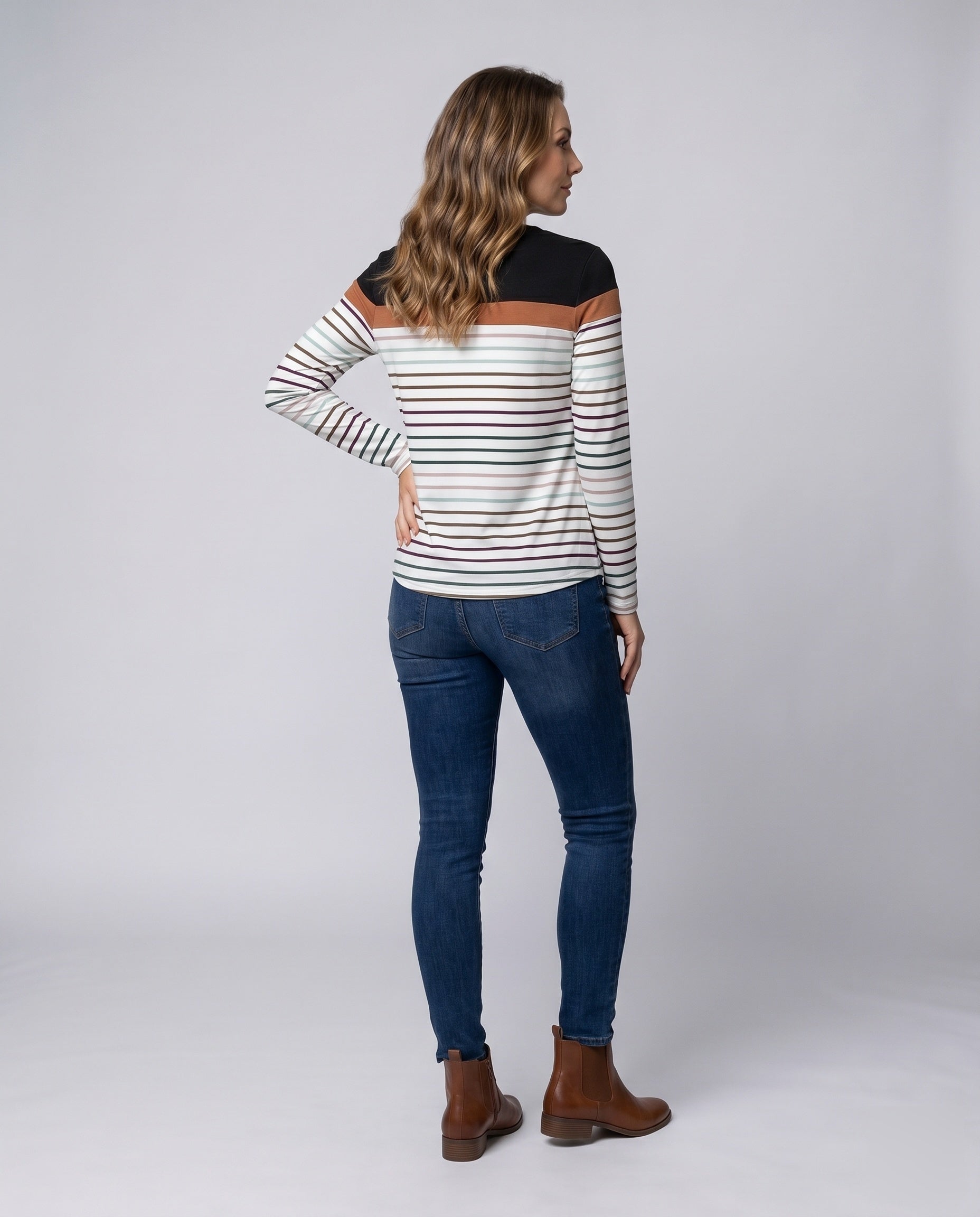 Product 15634940330314 - back_view
