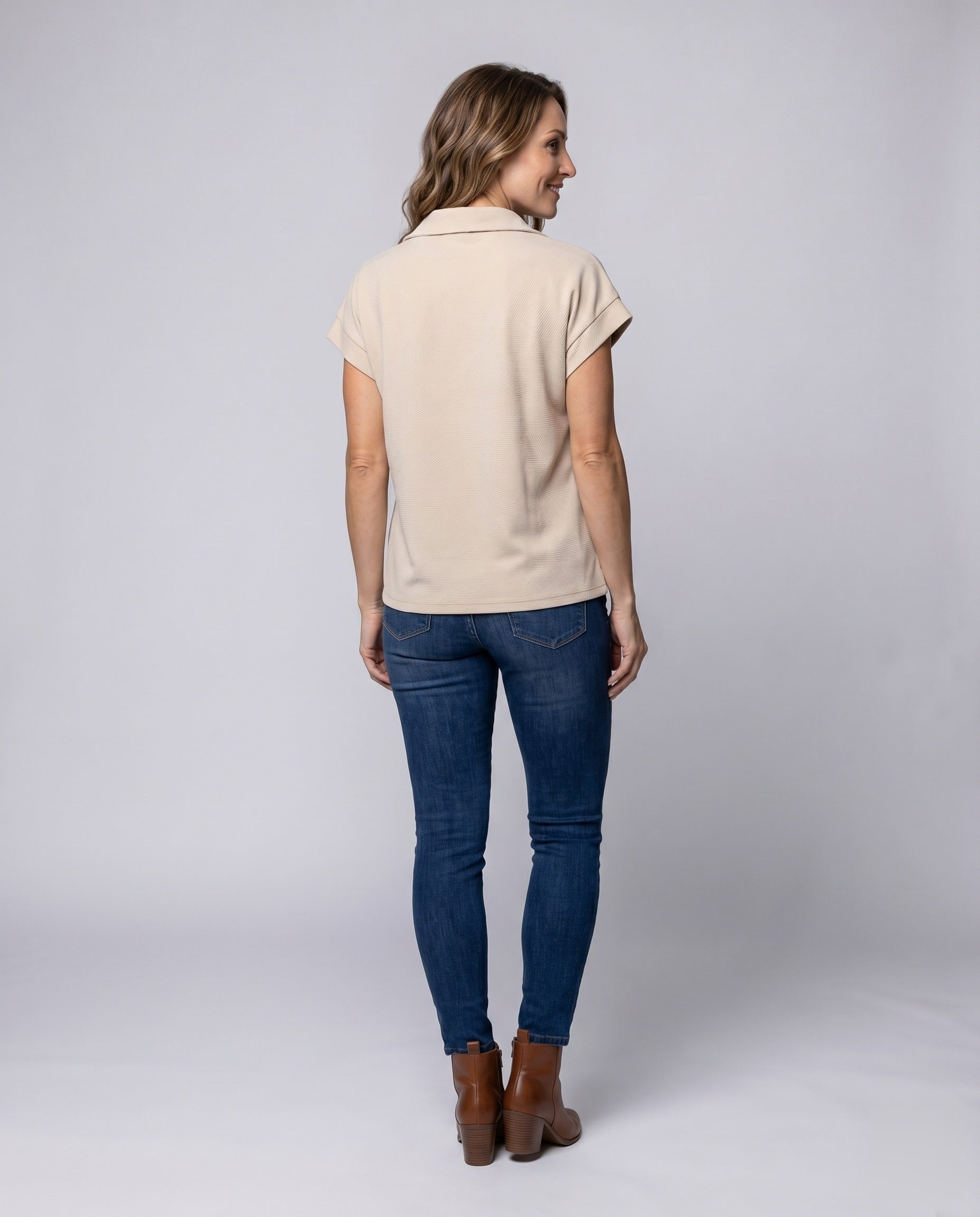 Product 15634940395850 - back_view