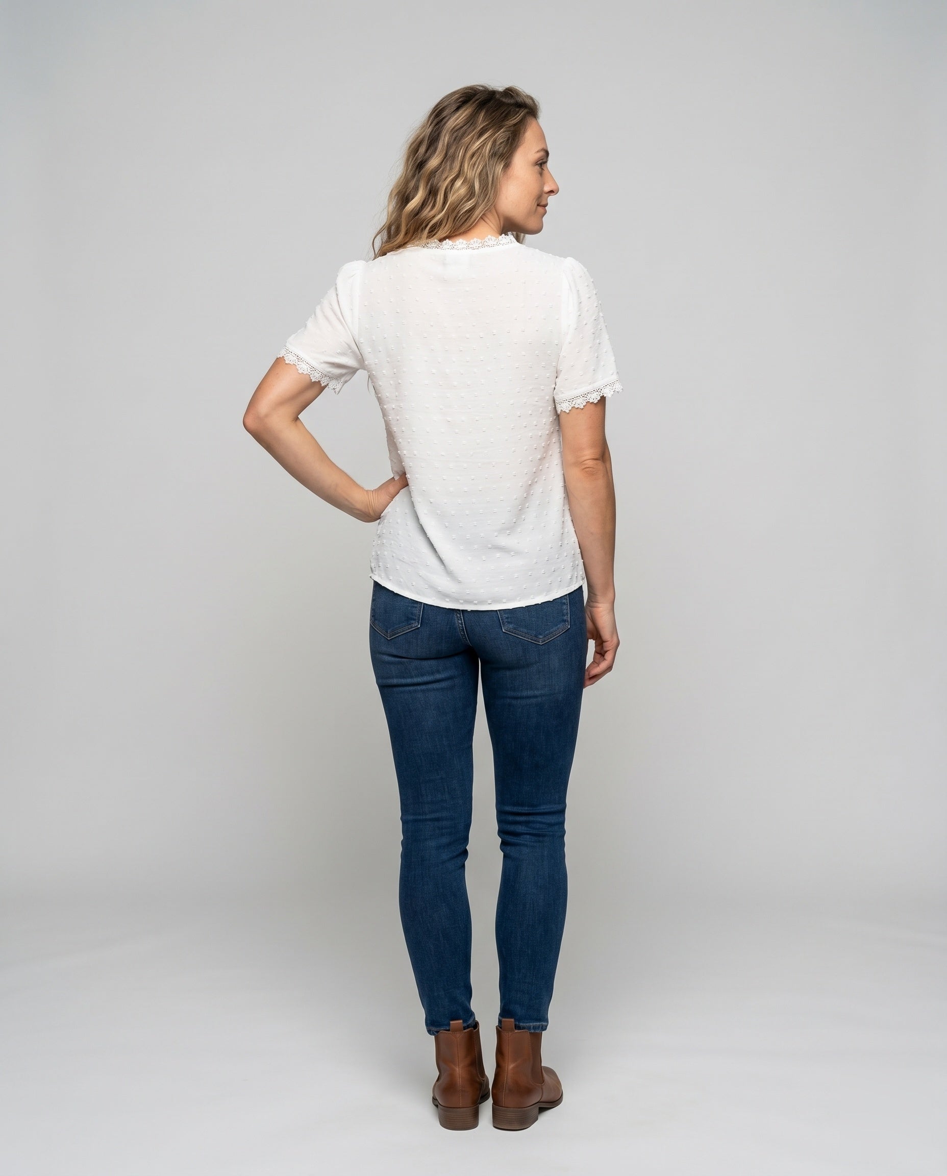 Product 15634940559690 - back_view