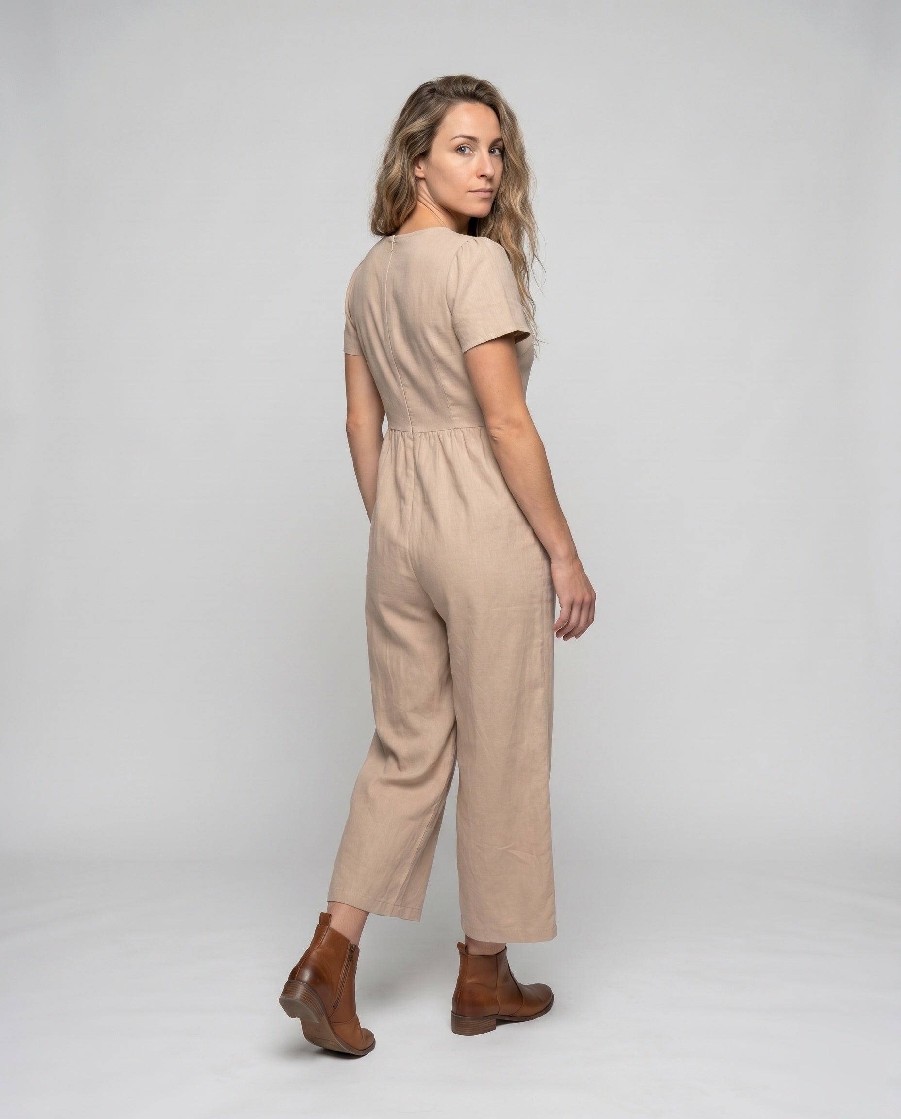 Product 15634940952906 - back_view