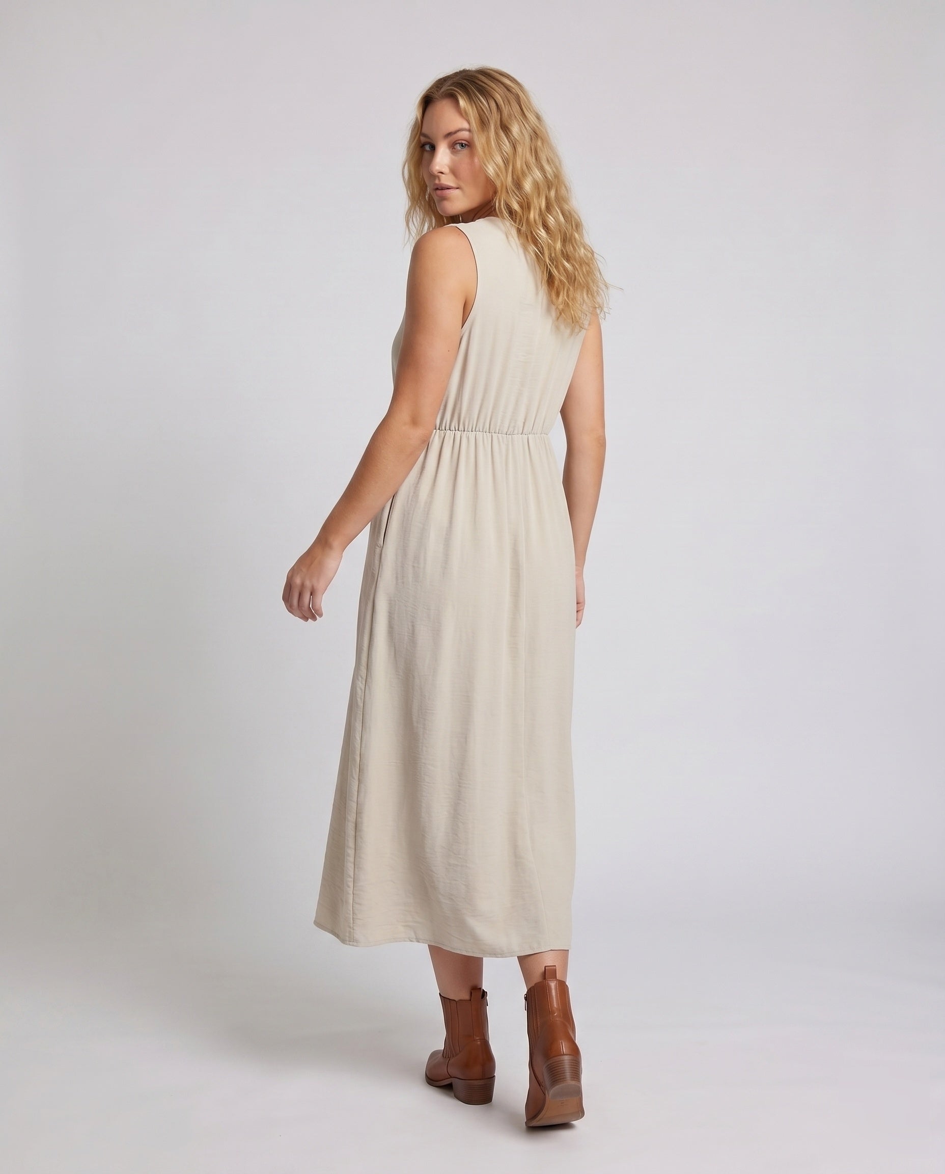 Product 15636288962890 - back_view