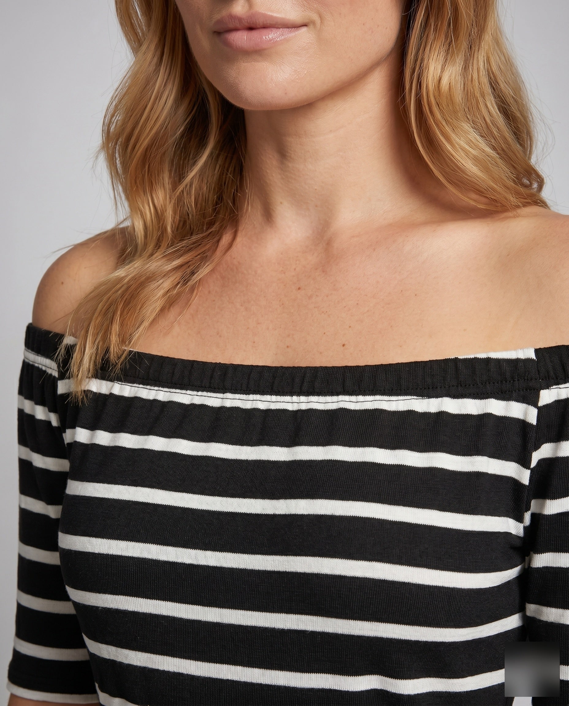 Product 15636295975242 - close_up_detail
