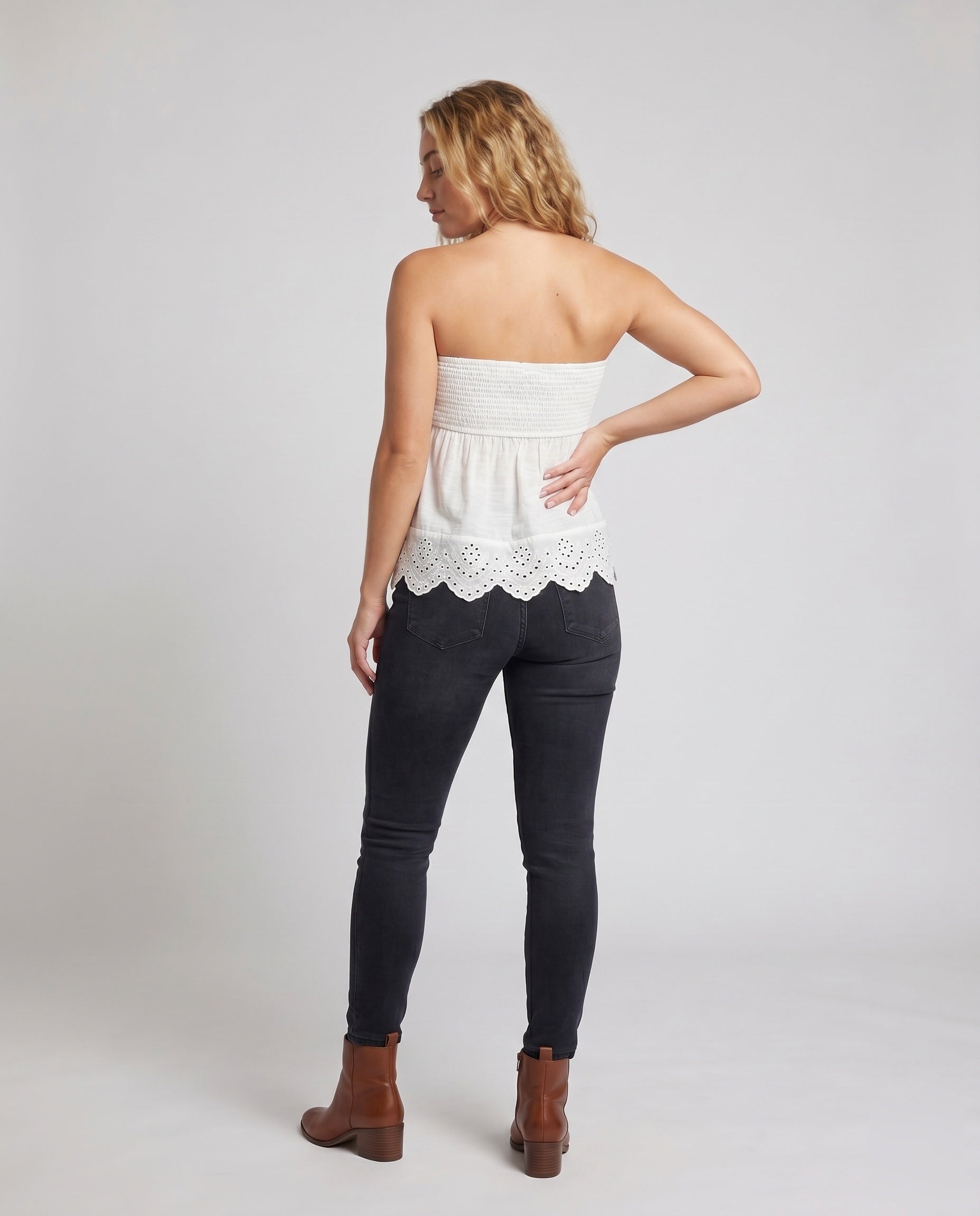 Product 15636299743562 - back_view