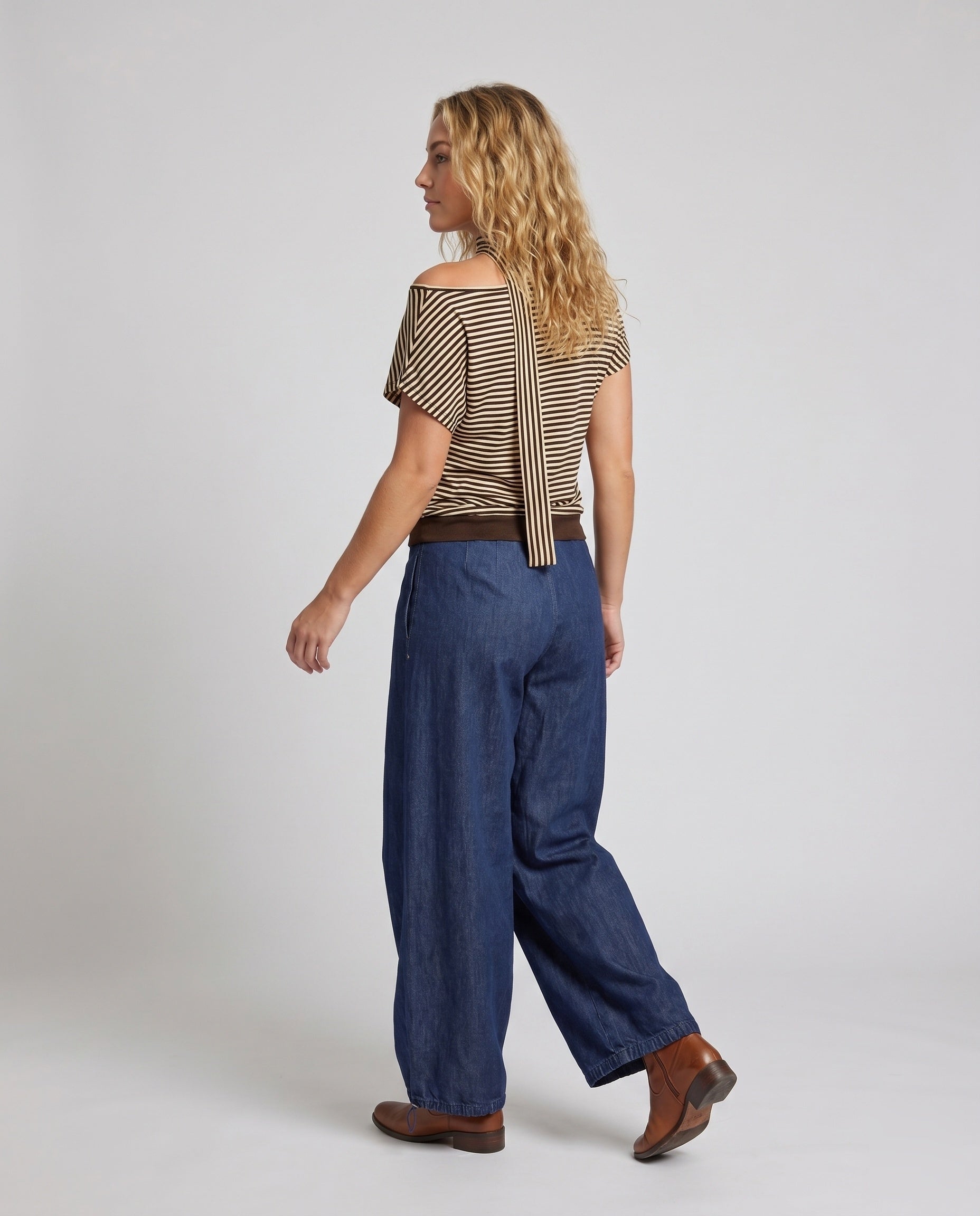 Product 15636300398922 - back_view