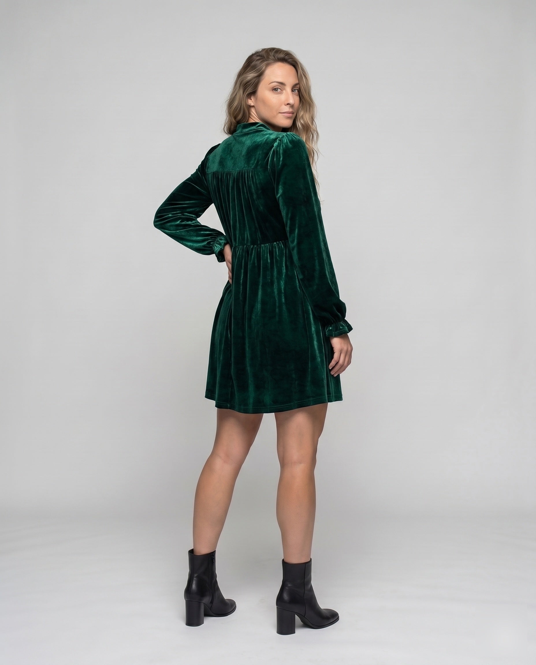 Product 15636303380810 - back_view