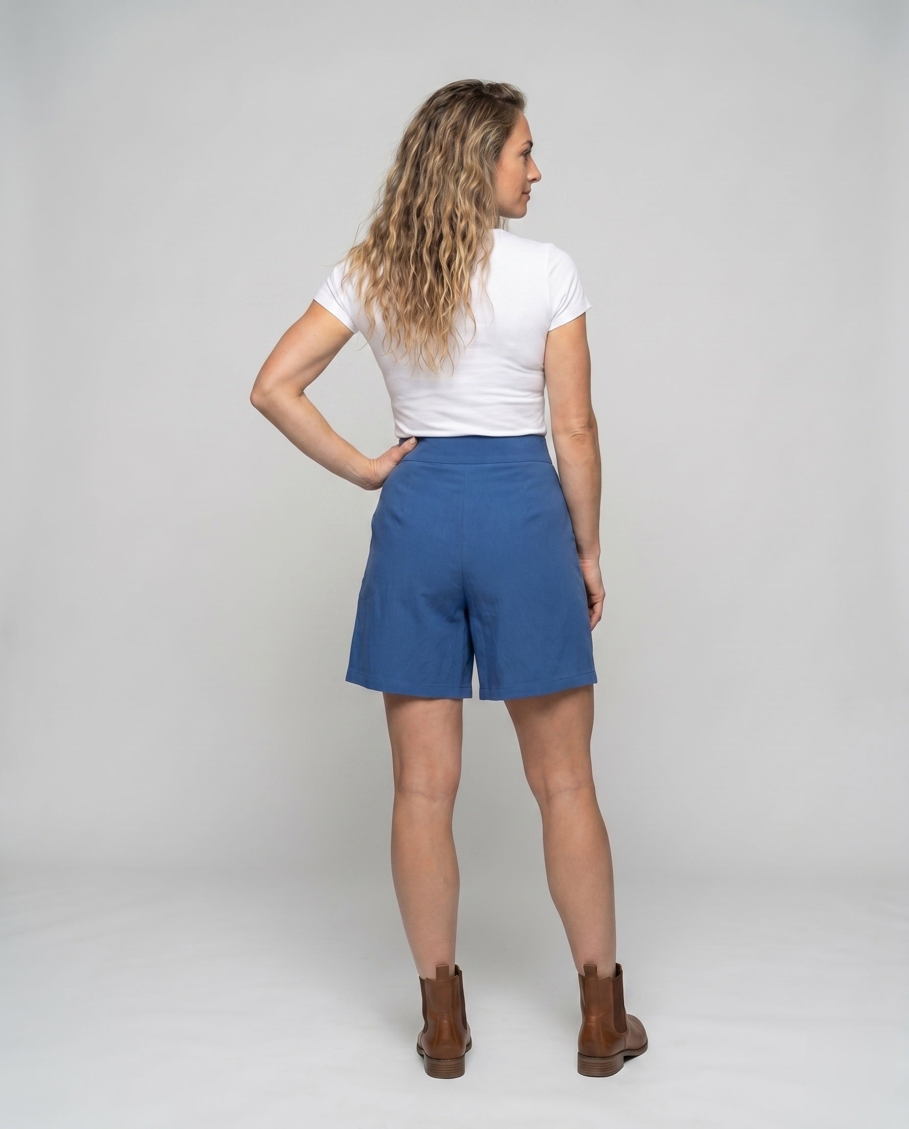 Product 15636303872330 - back_view