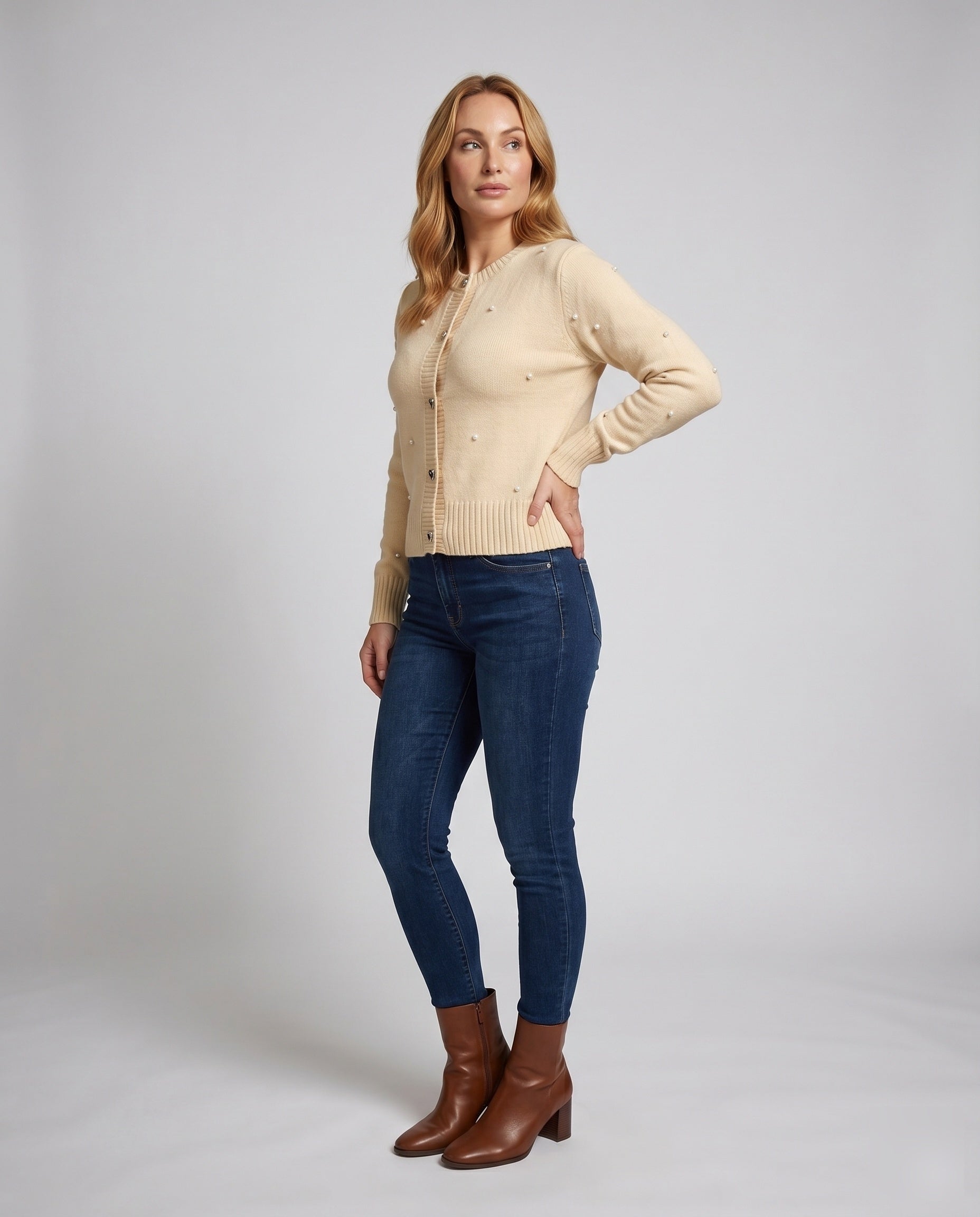 Product 15636310950218 - full_body_front