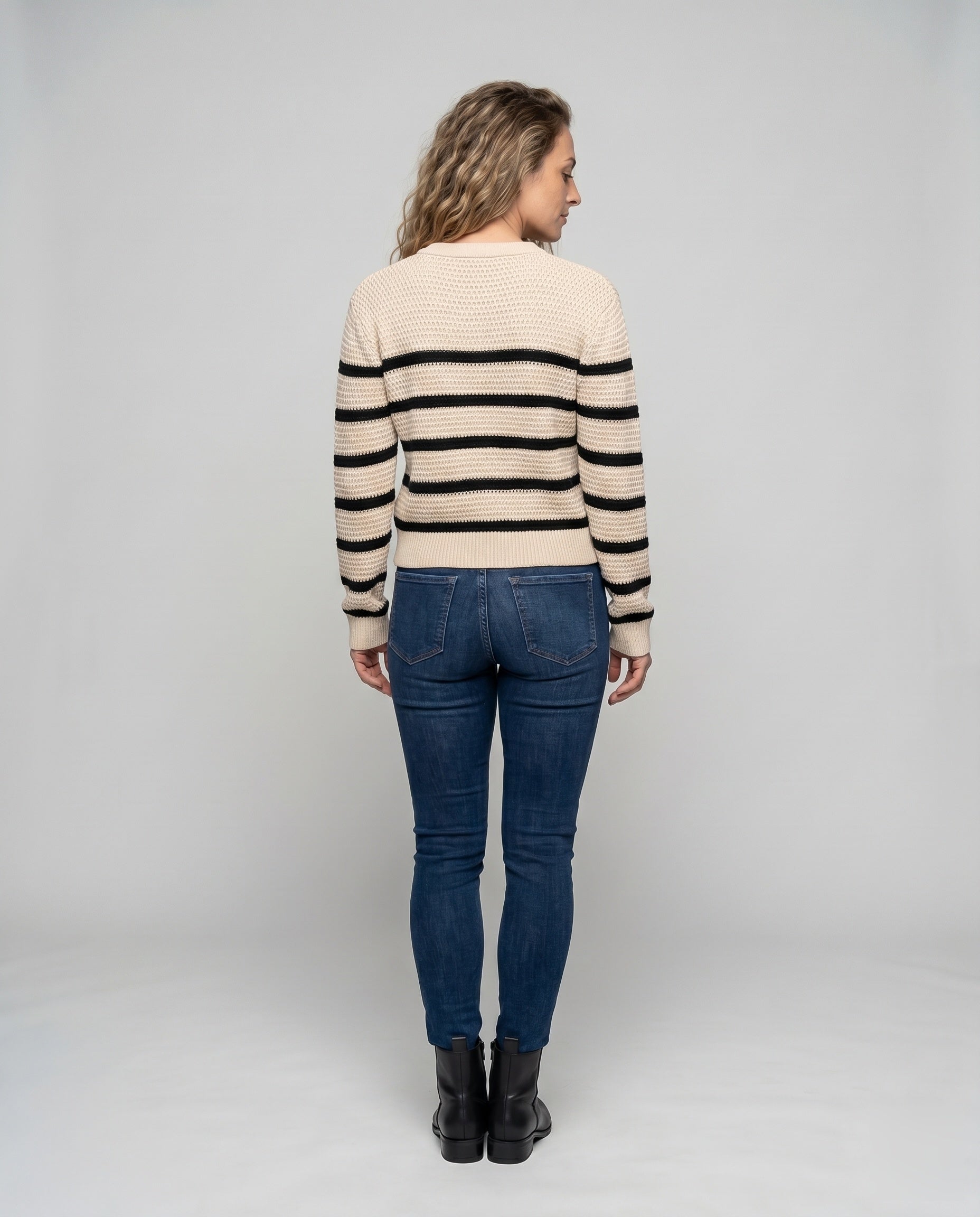 Product 15636314784074 - back_view