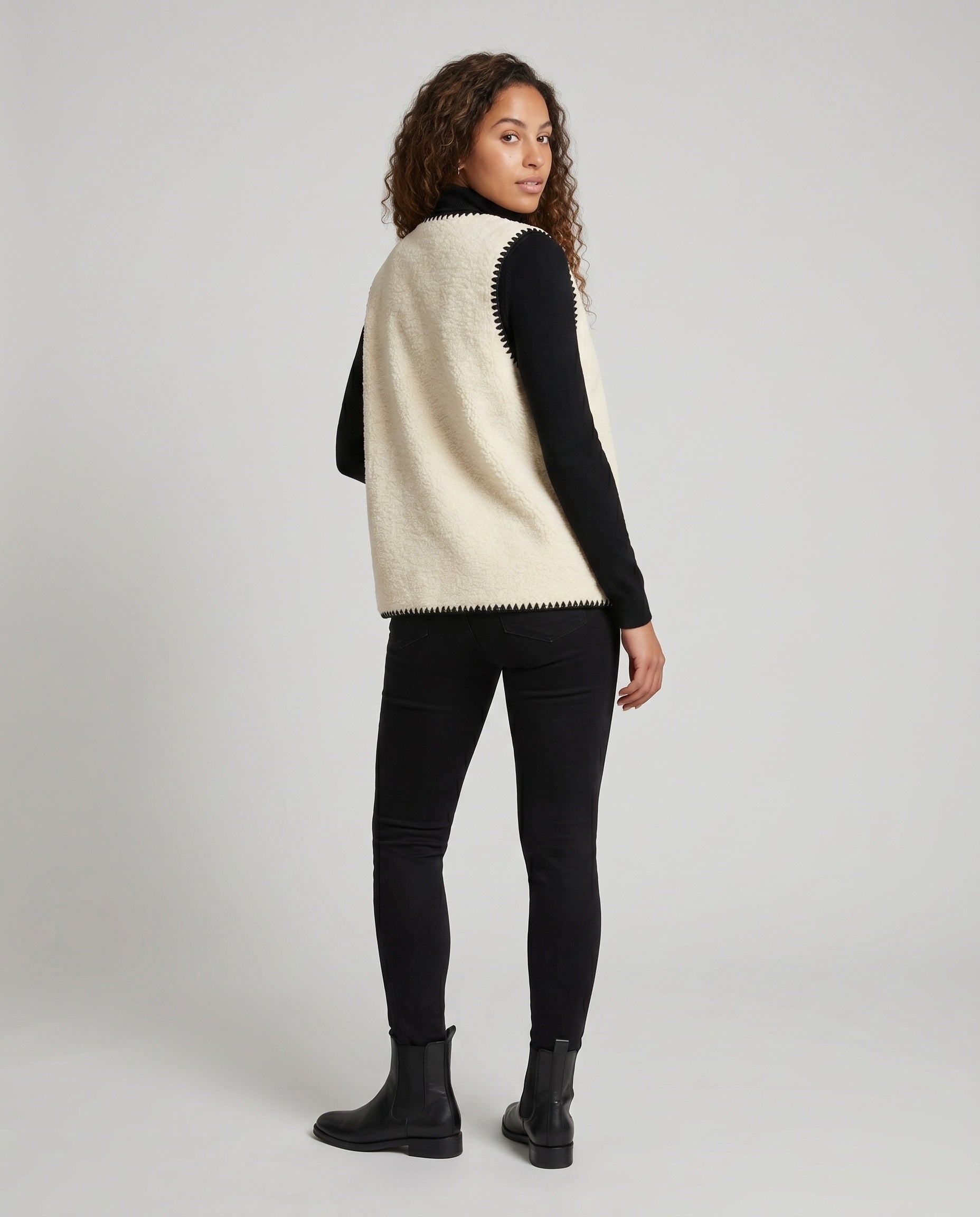 Product 15636316586314 - back_view