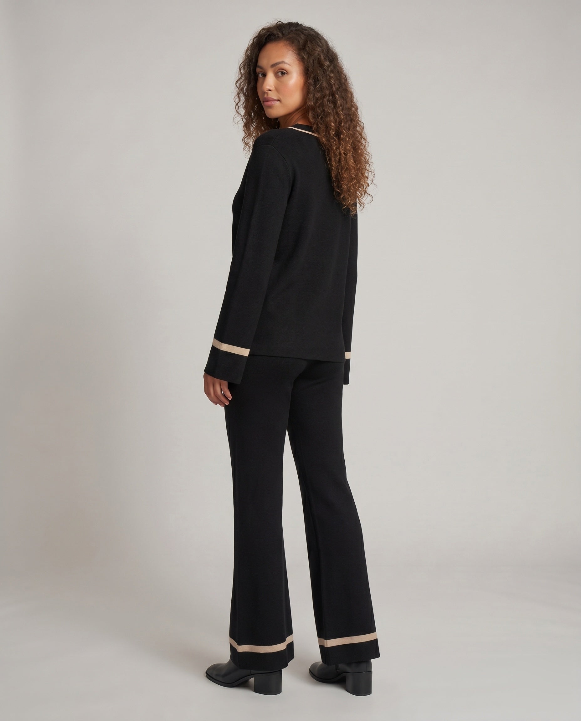Product 15636316815690 - back_view