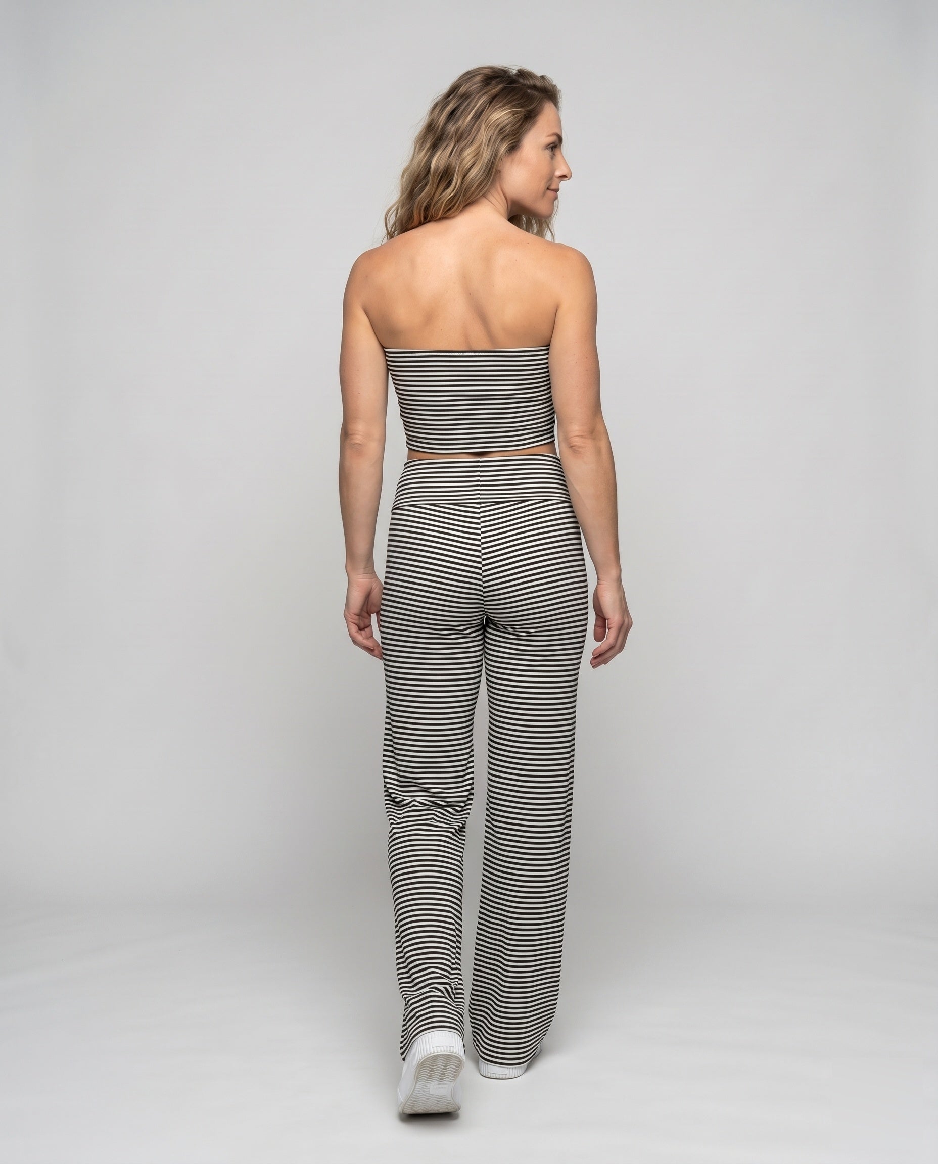 Product 15636323172682 - back_view