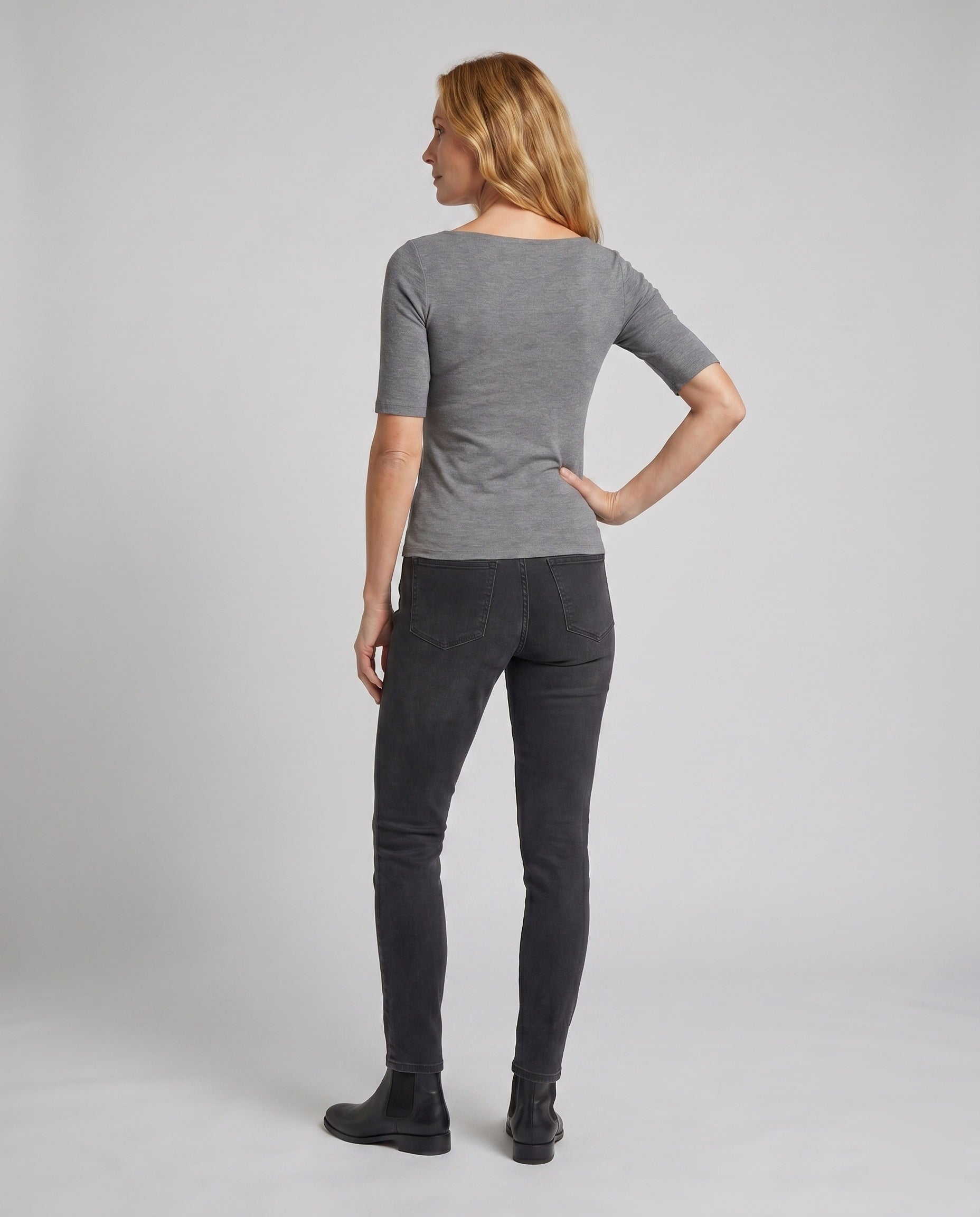 Product 15636488585546 - back_view