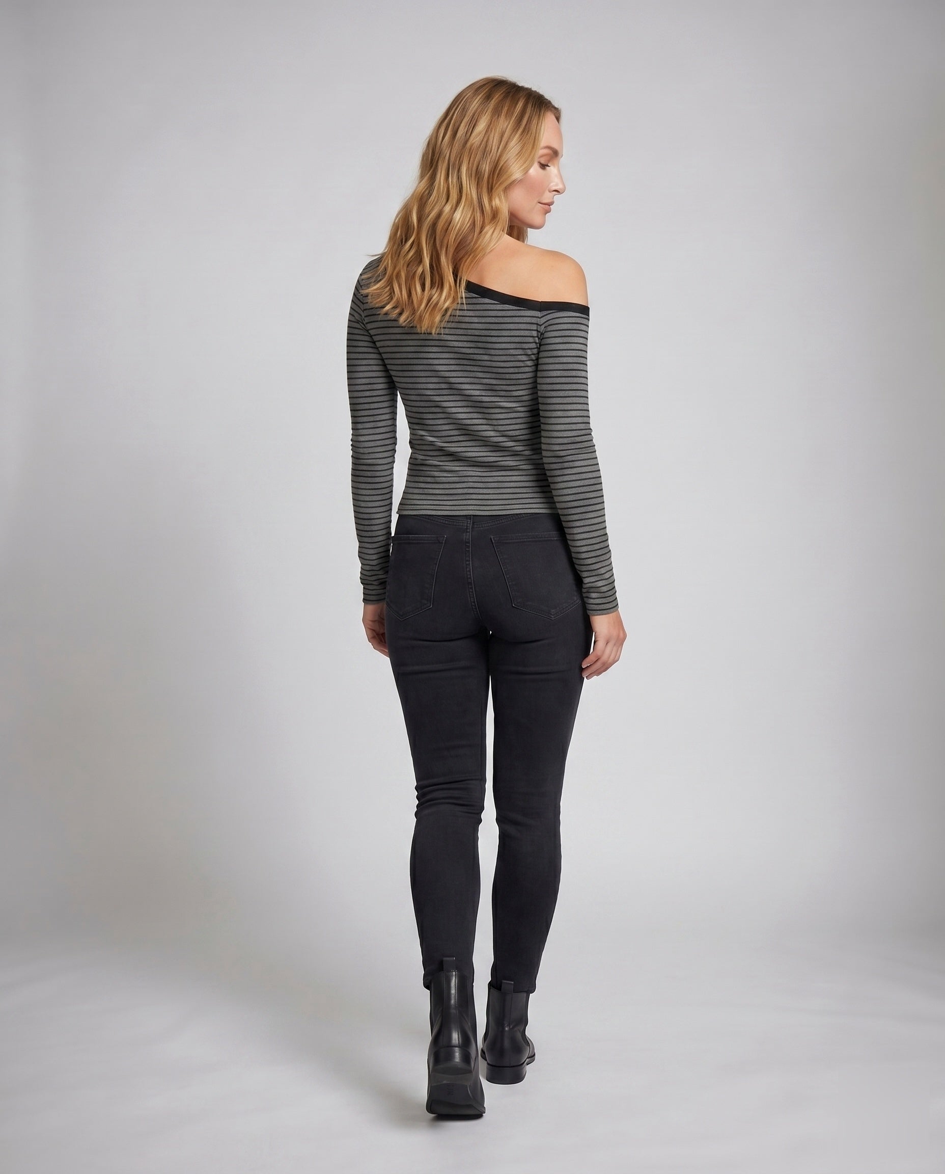 Product 15636499169610 - back_view