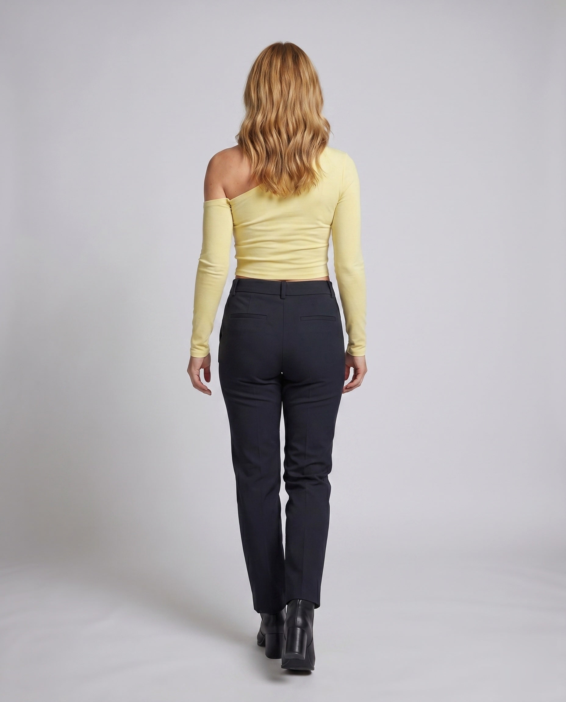 Product 15636499300682 - back_view