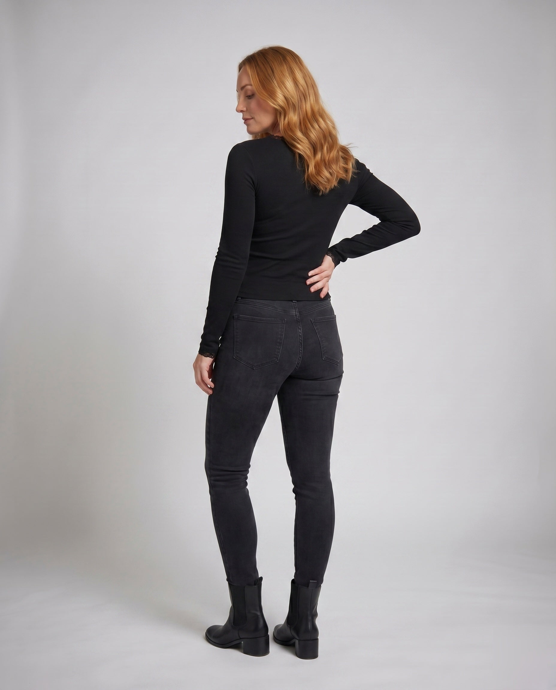 Product 15636499857738 - back_view