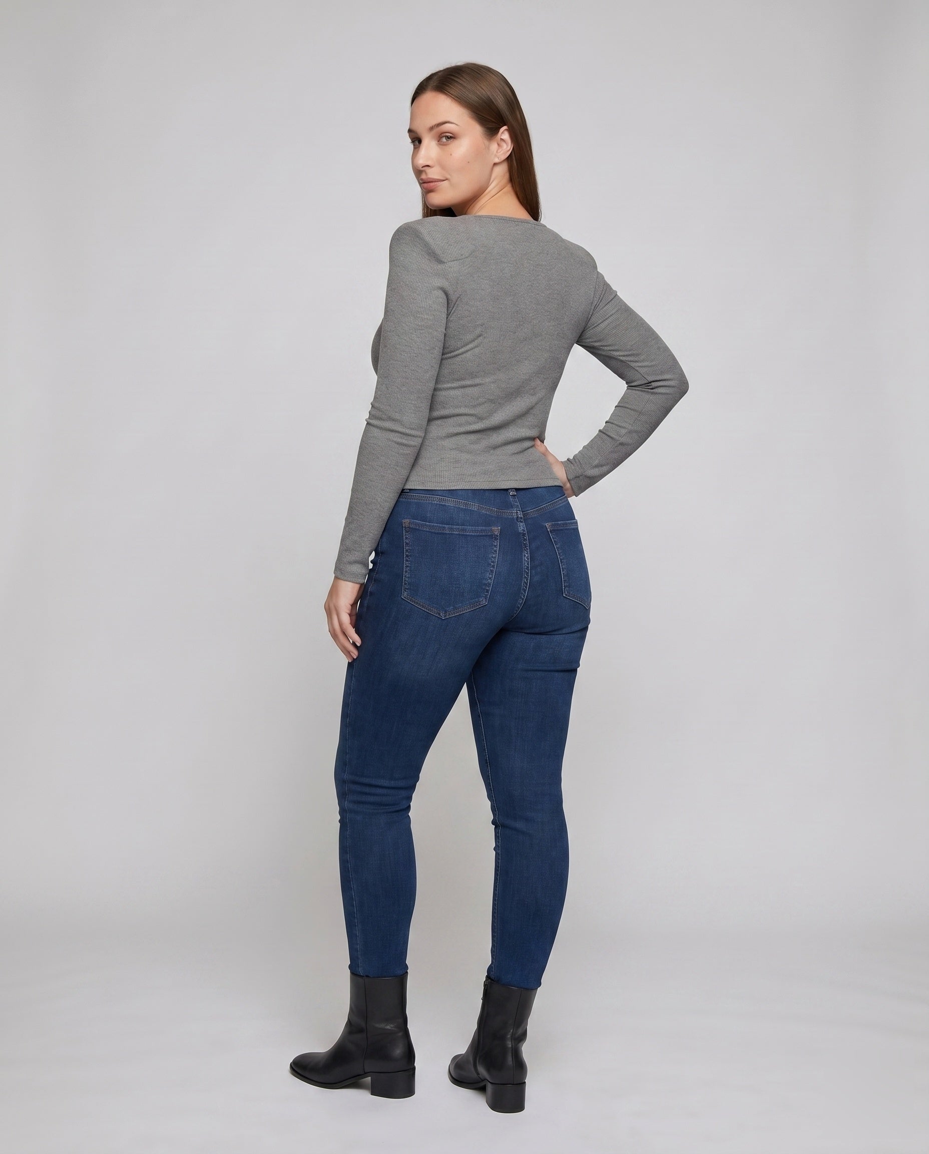 Product 15636506181962 - back_view