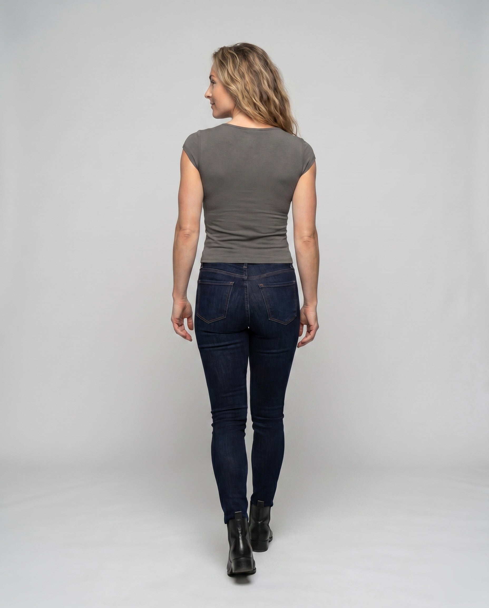 Product 15636506968394 - back_view