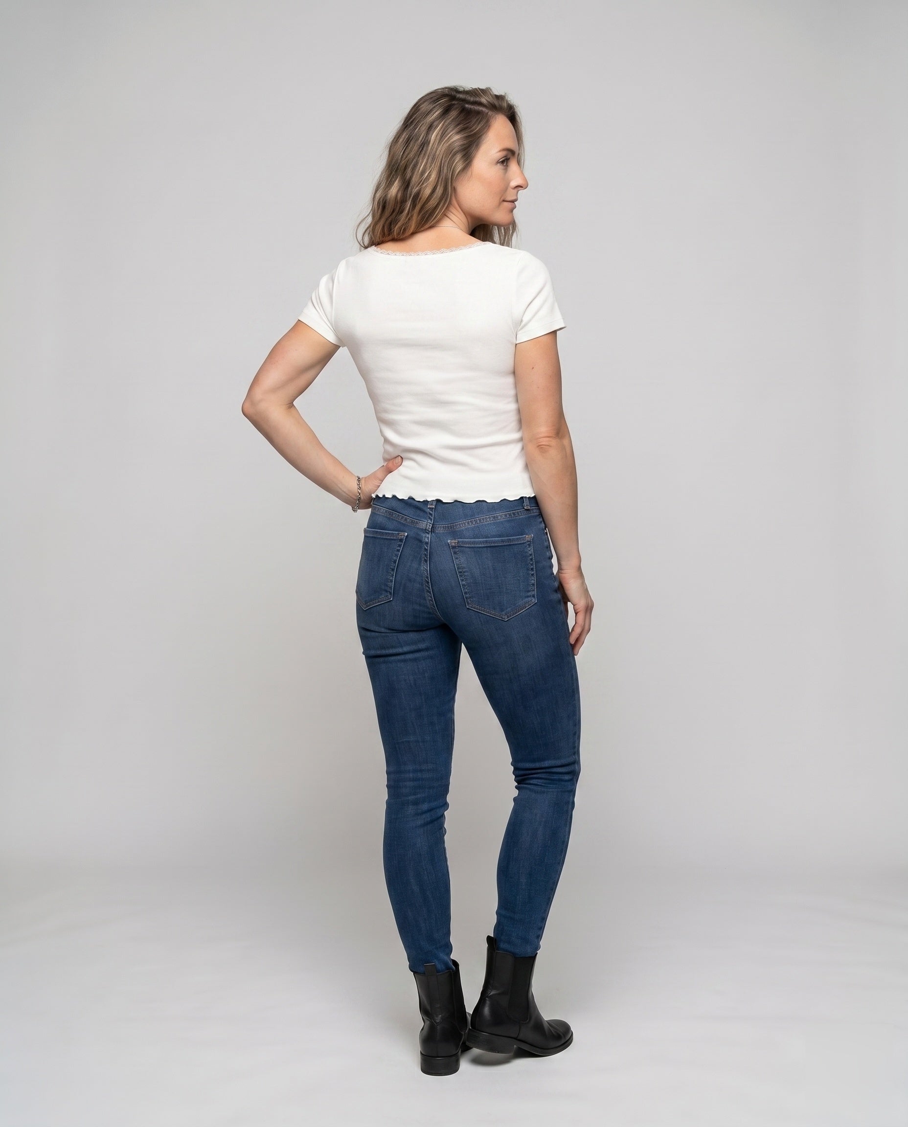 Product 15636507263306 - back_view