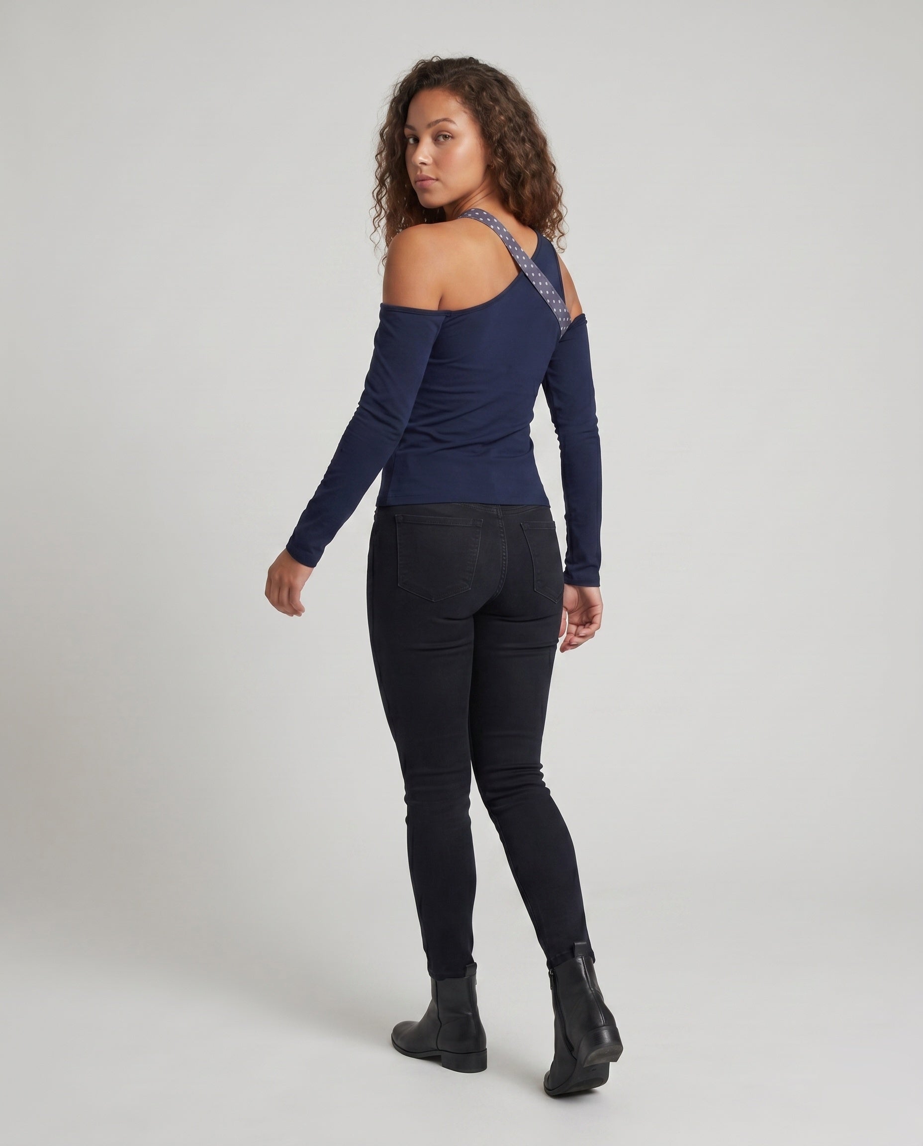 Product 15636508770634 - back_view