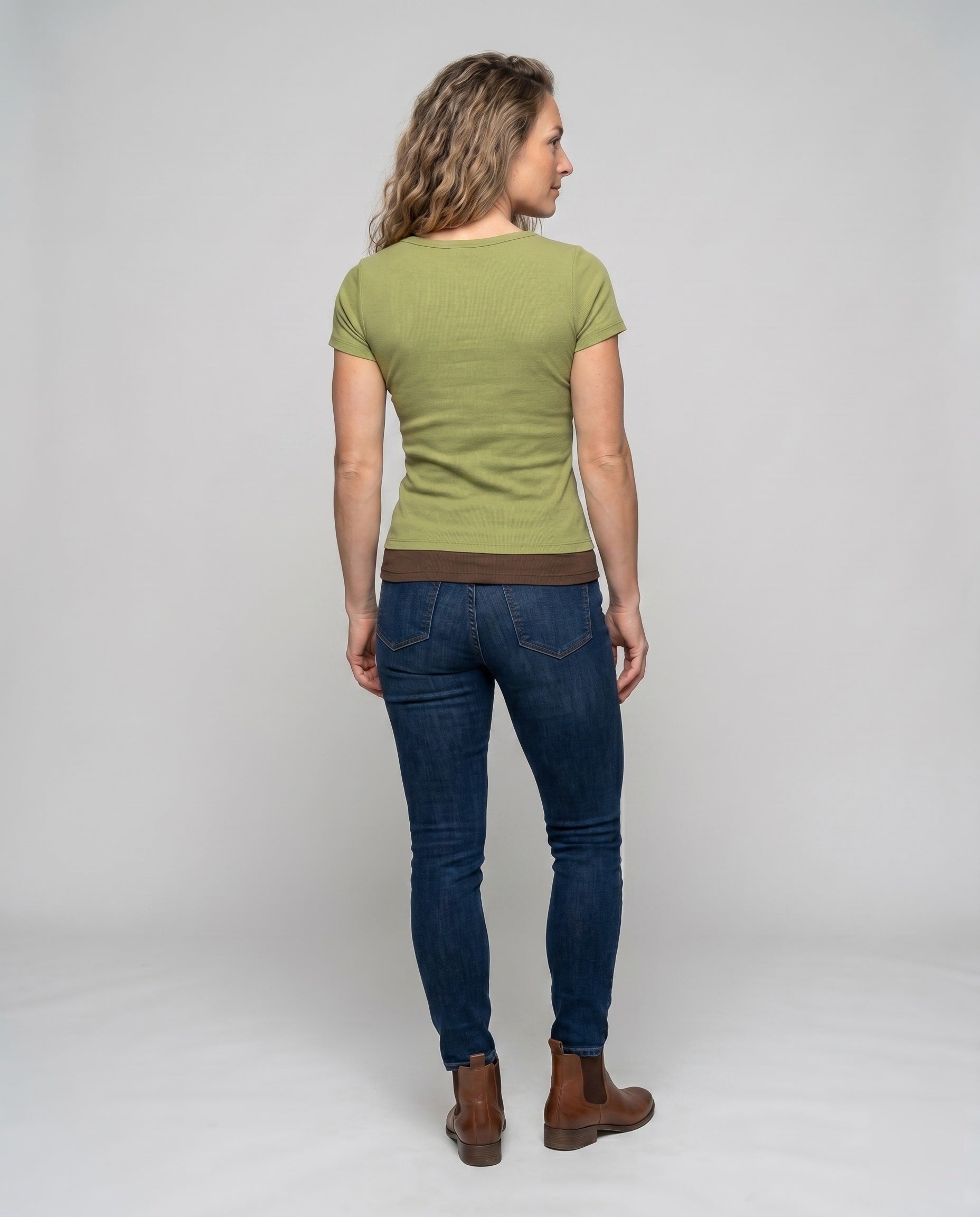 Product 15636512702794 - back_view