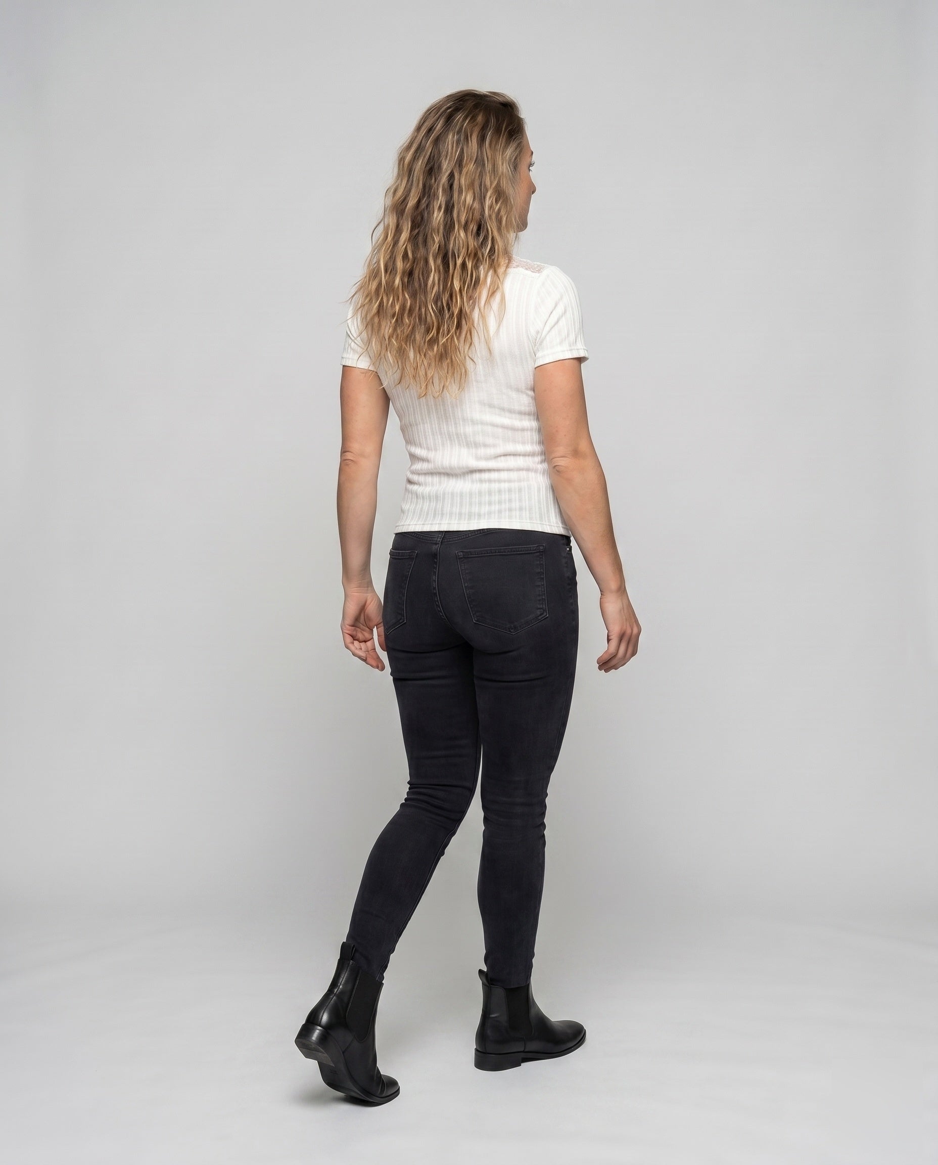 Product 15636512768330 - back_view