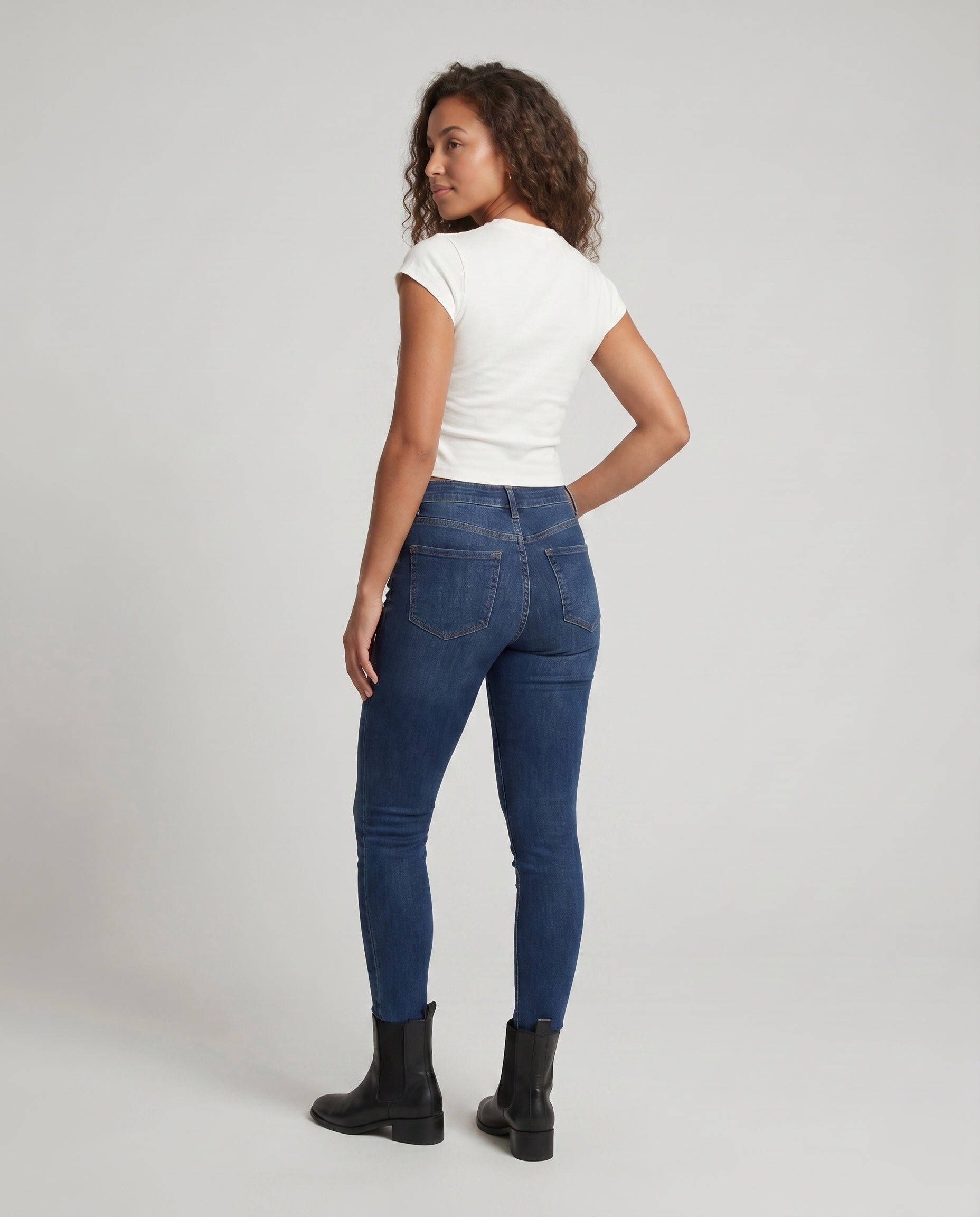 Product 15636513227082 - back_view