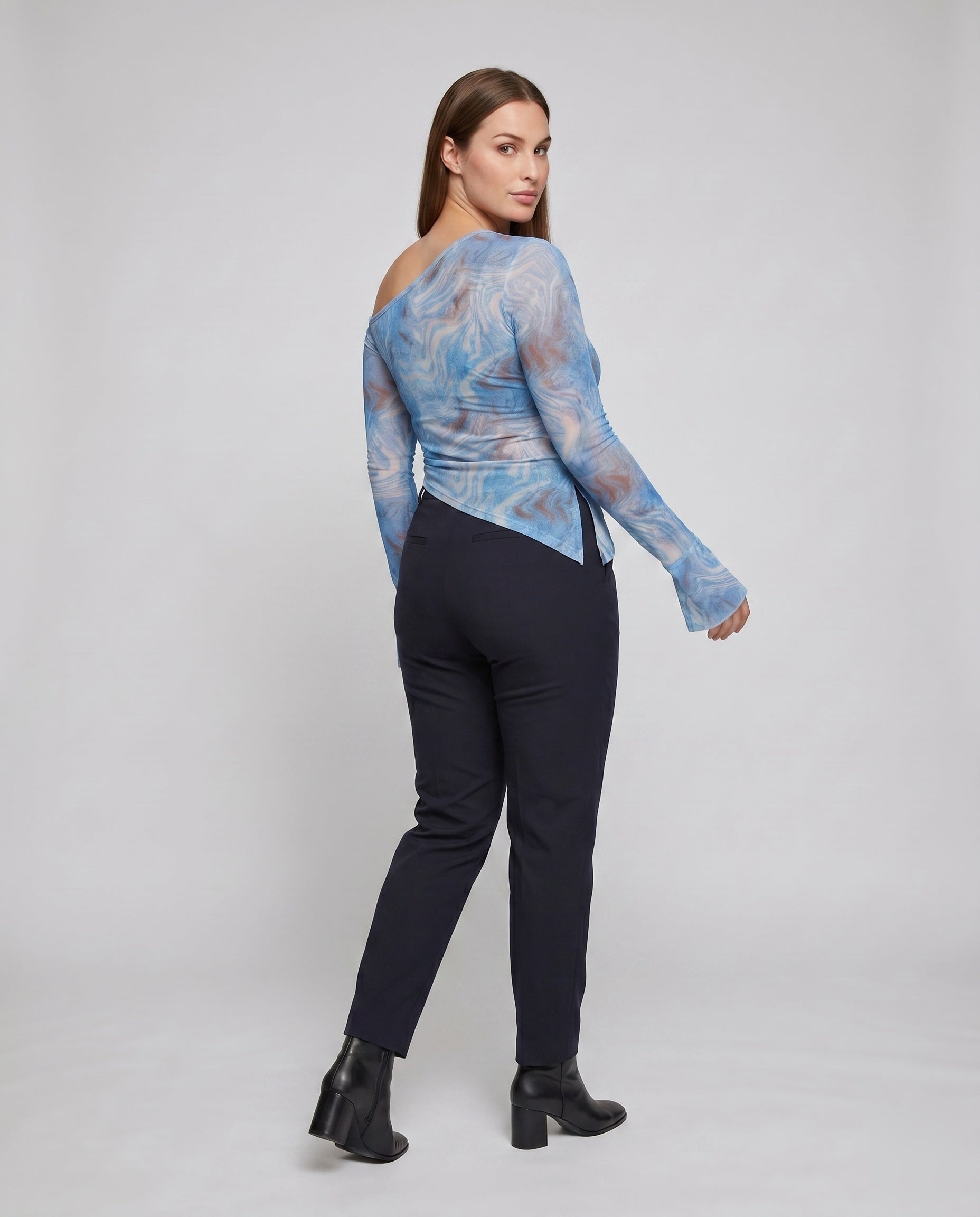 Product 15636515651914 - back_view