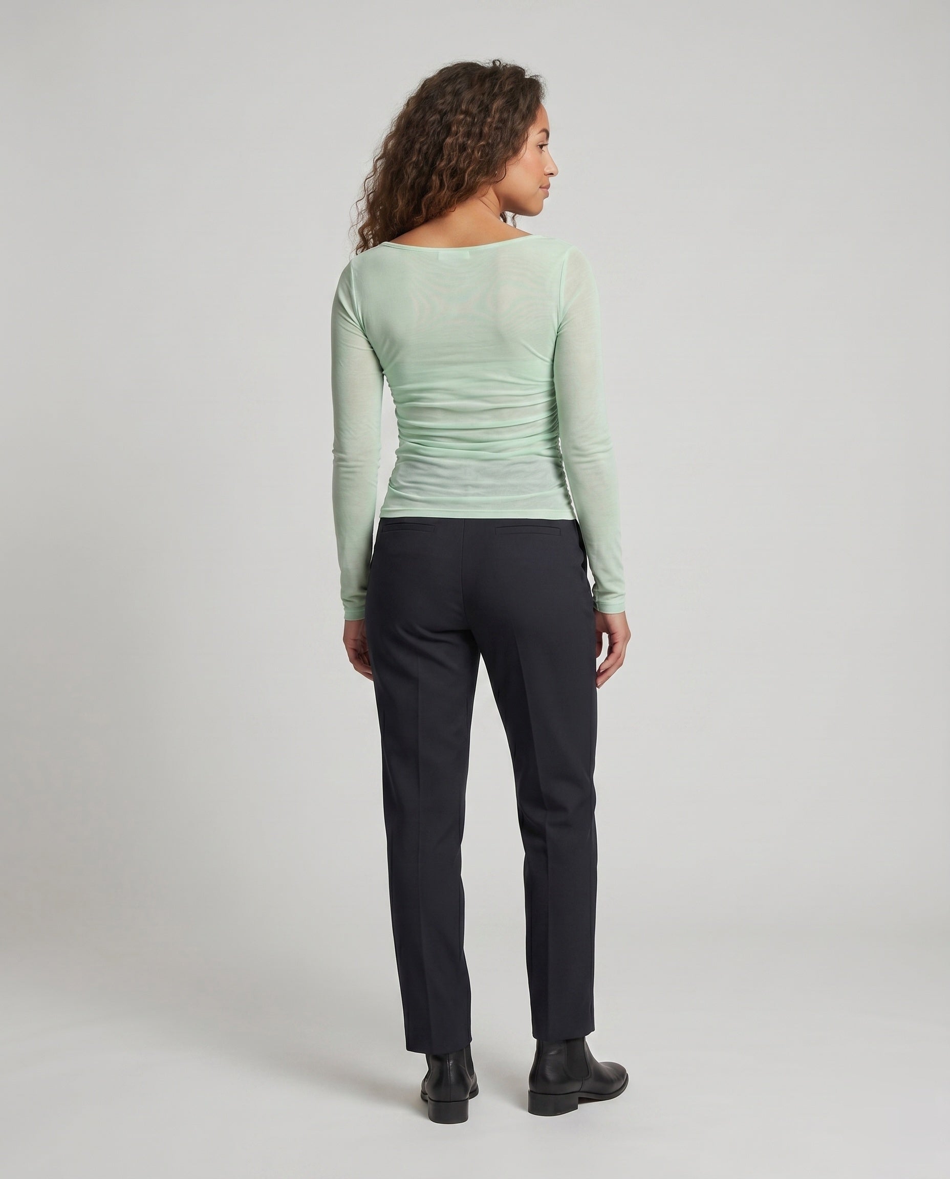 Product 15636517421386 - back_view