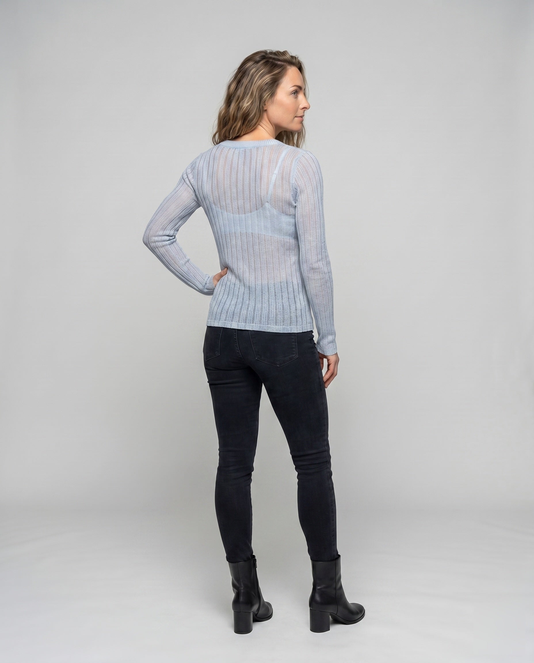 Product 15636517880138 - back_view