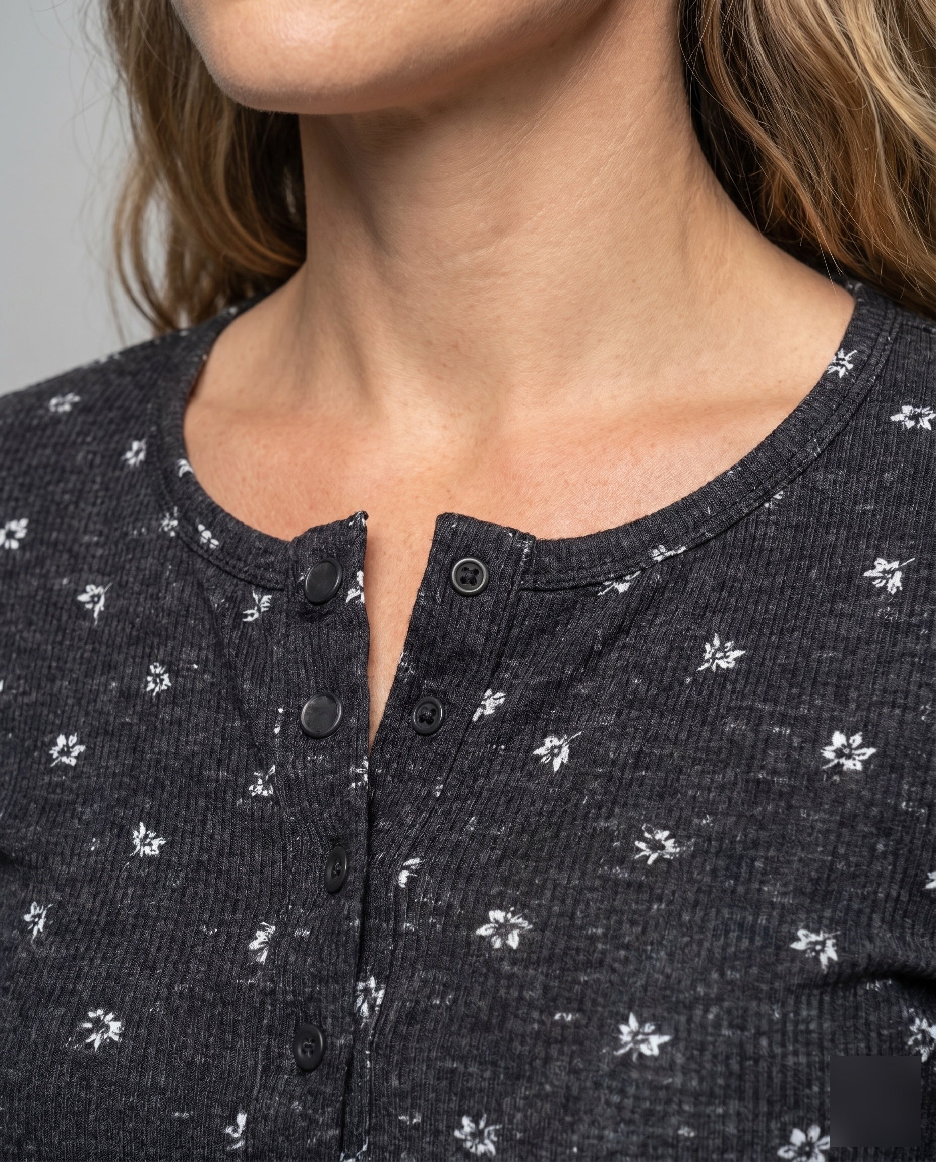 Product 15636518306122 - close_up_detail