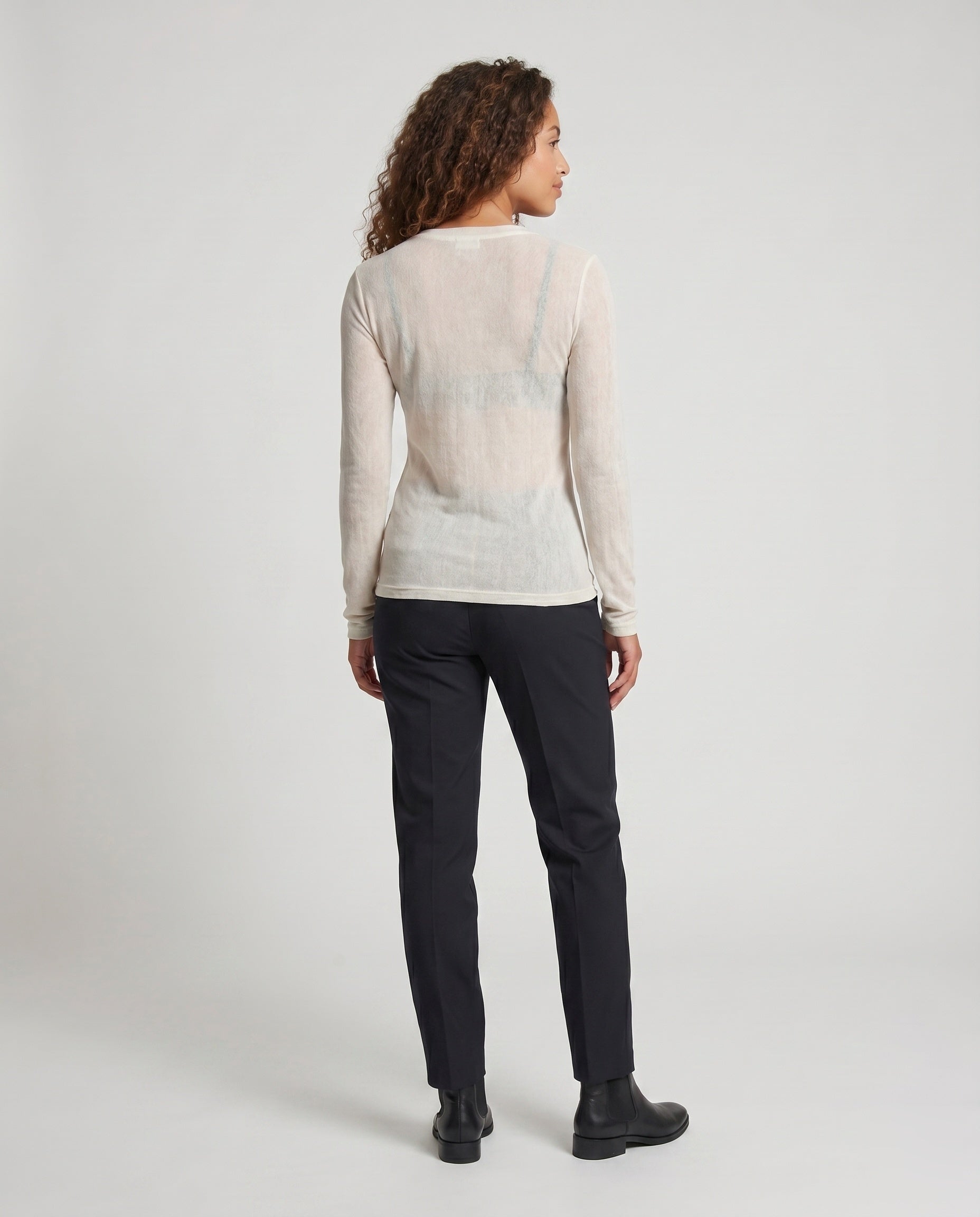 Product 15637854126410 - back_view