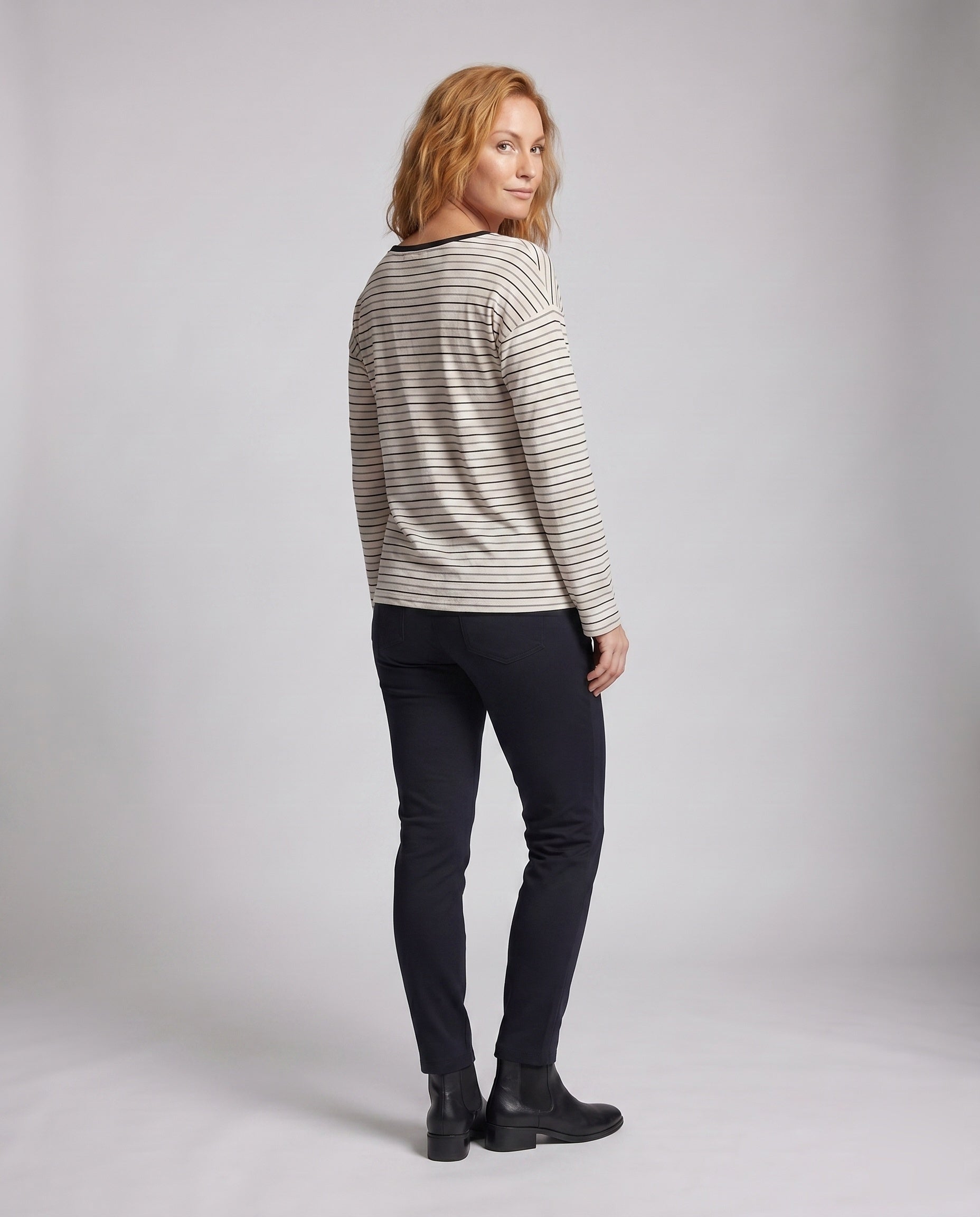 Product 15637855338826 - back_view