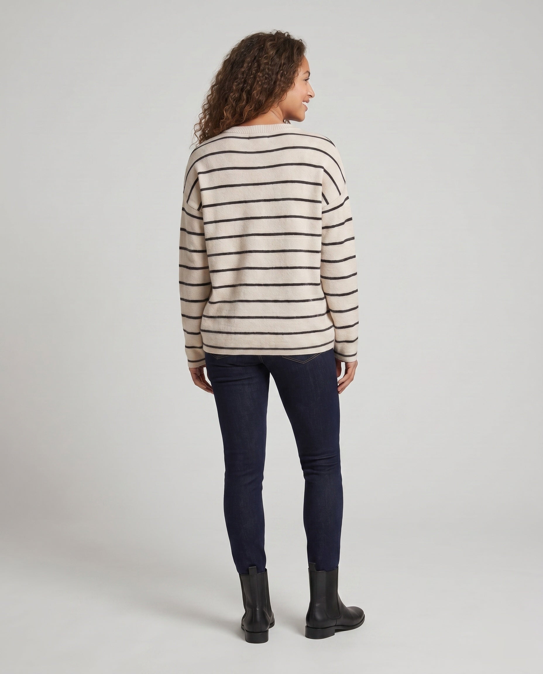 Product 15637857239370 - back_view