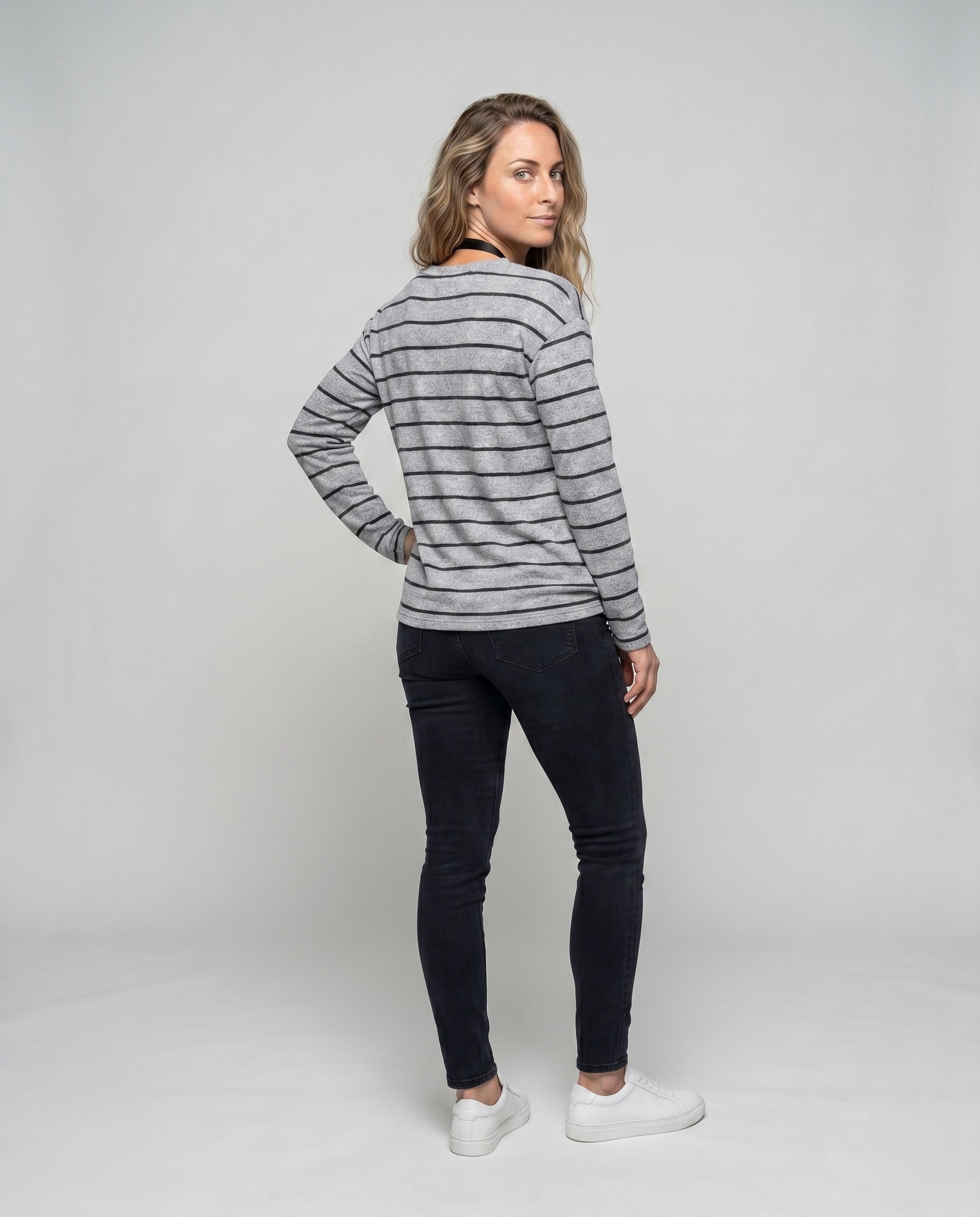 Product 15637857730890 - back_view